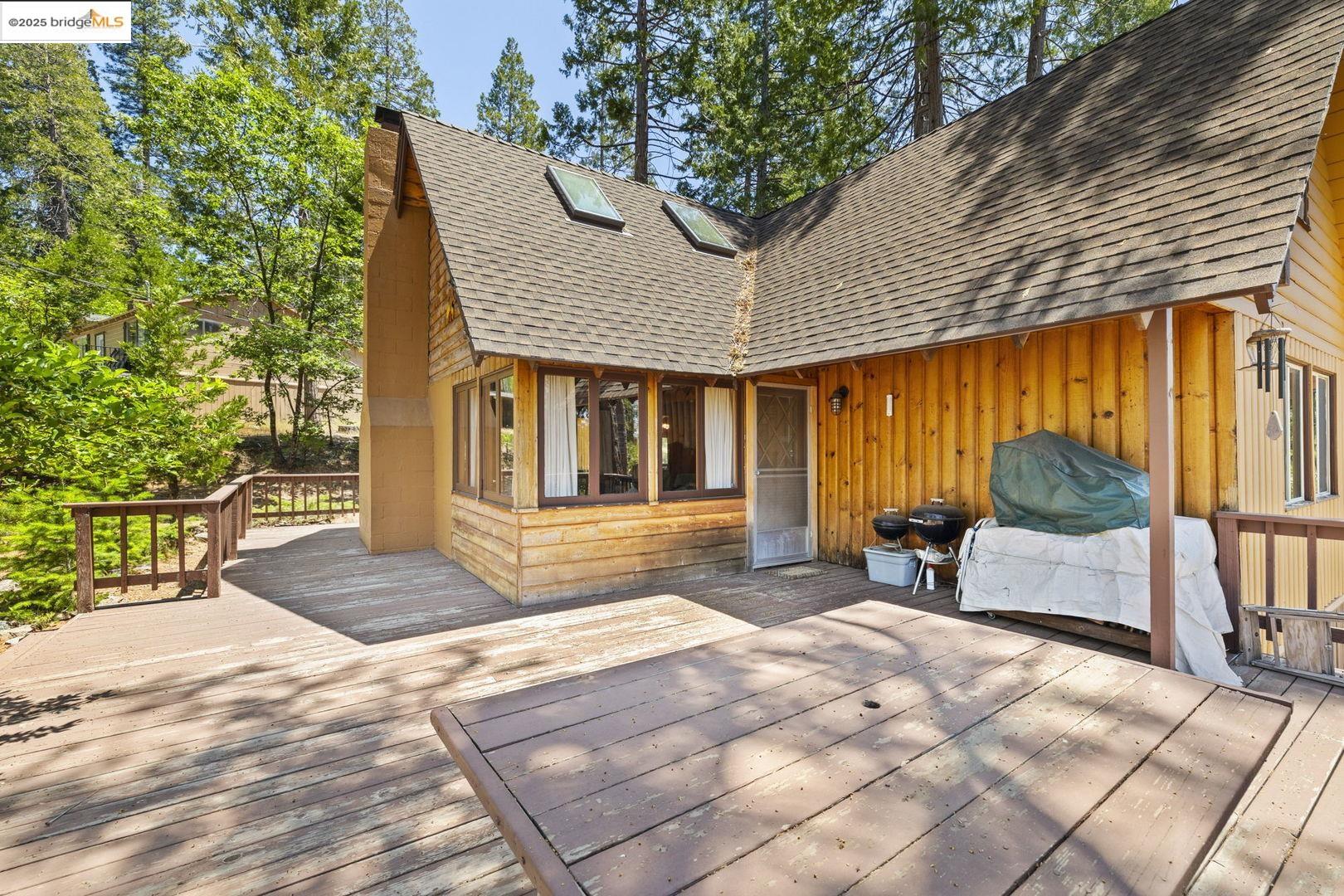 Detail Gallery Image 3 of 26 For 24315 Jeanita Ln, Mi Wuk Village,  CA 95346 - 3 Beds | 2 Baths
