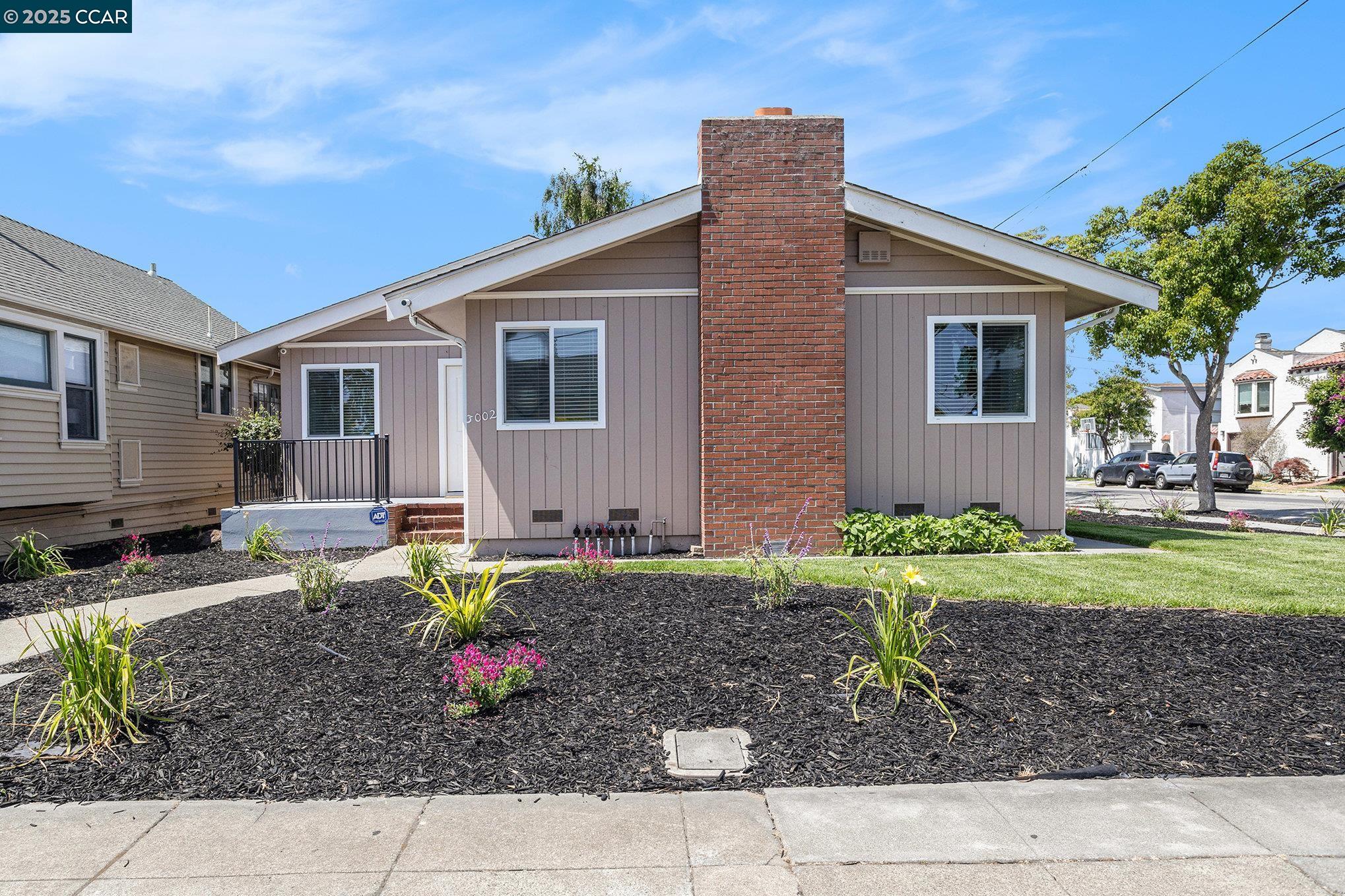 Detail Gallery Image 1 of 1 For 3002 Encinal Ave, Alameda,  CA 94501 - 2 Beds | 2 Baths