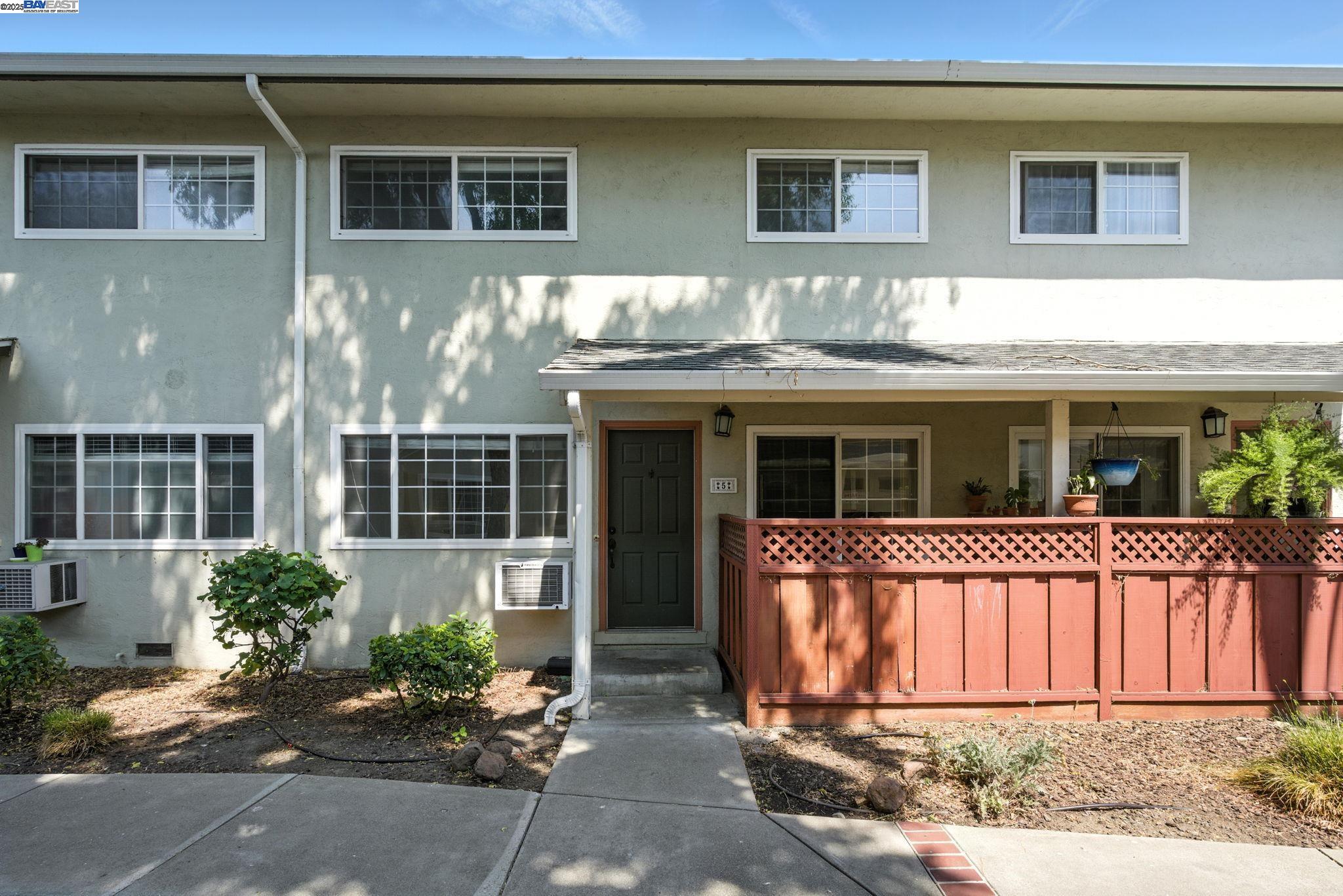 Photo #2: 41102558 Listing 