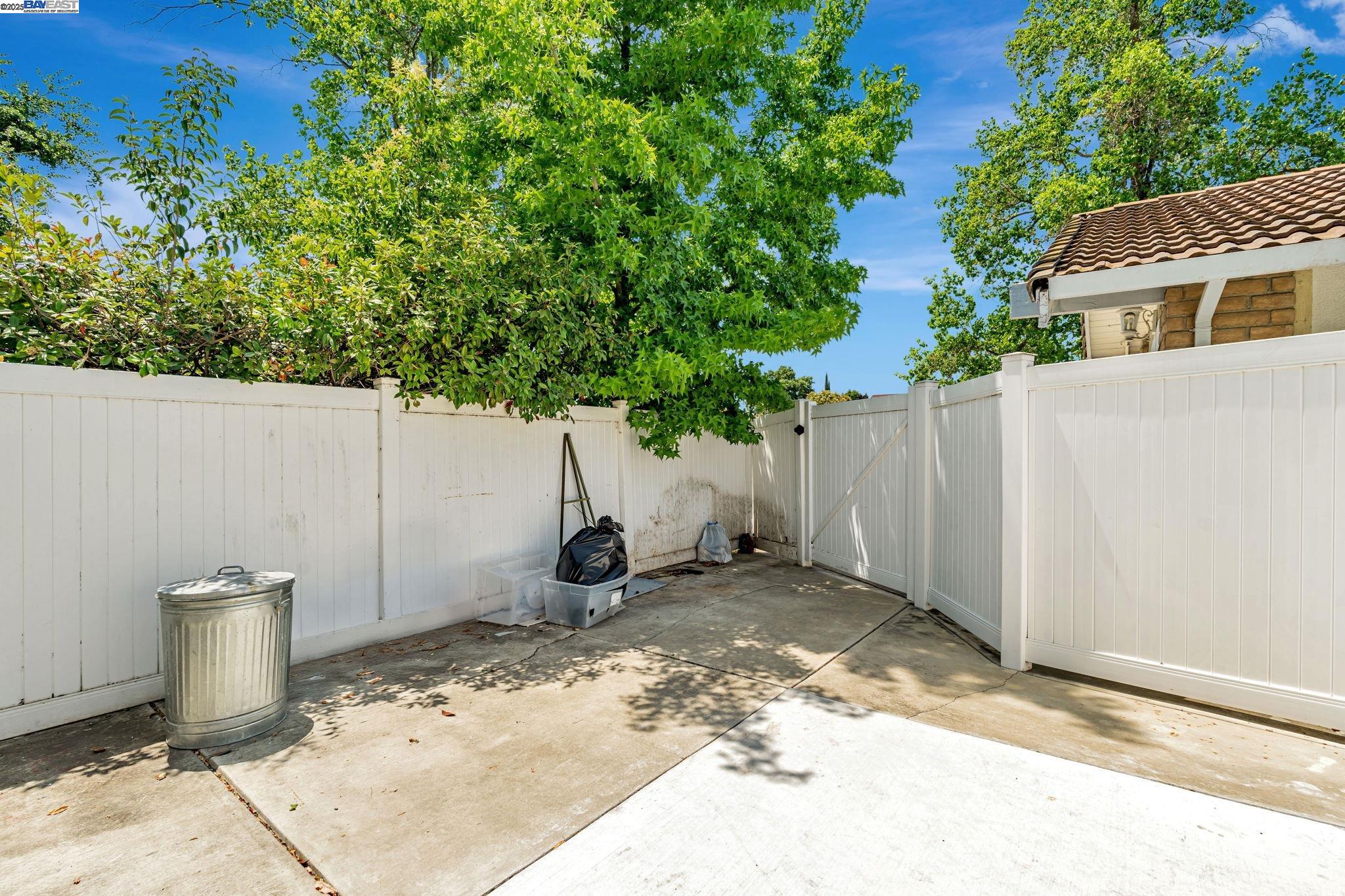 Detail Gallery Image 44 of 44 For 2117 Lido Cir, Stockton,  CA 95207 - 3 Beds | 2 Baths