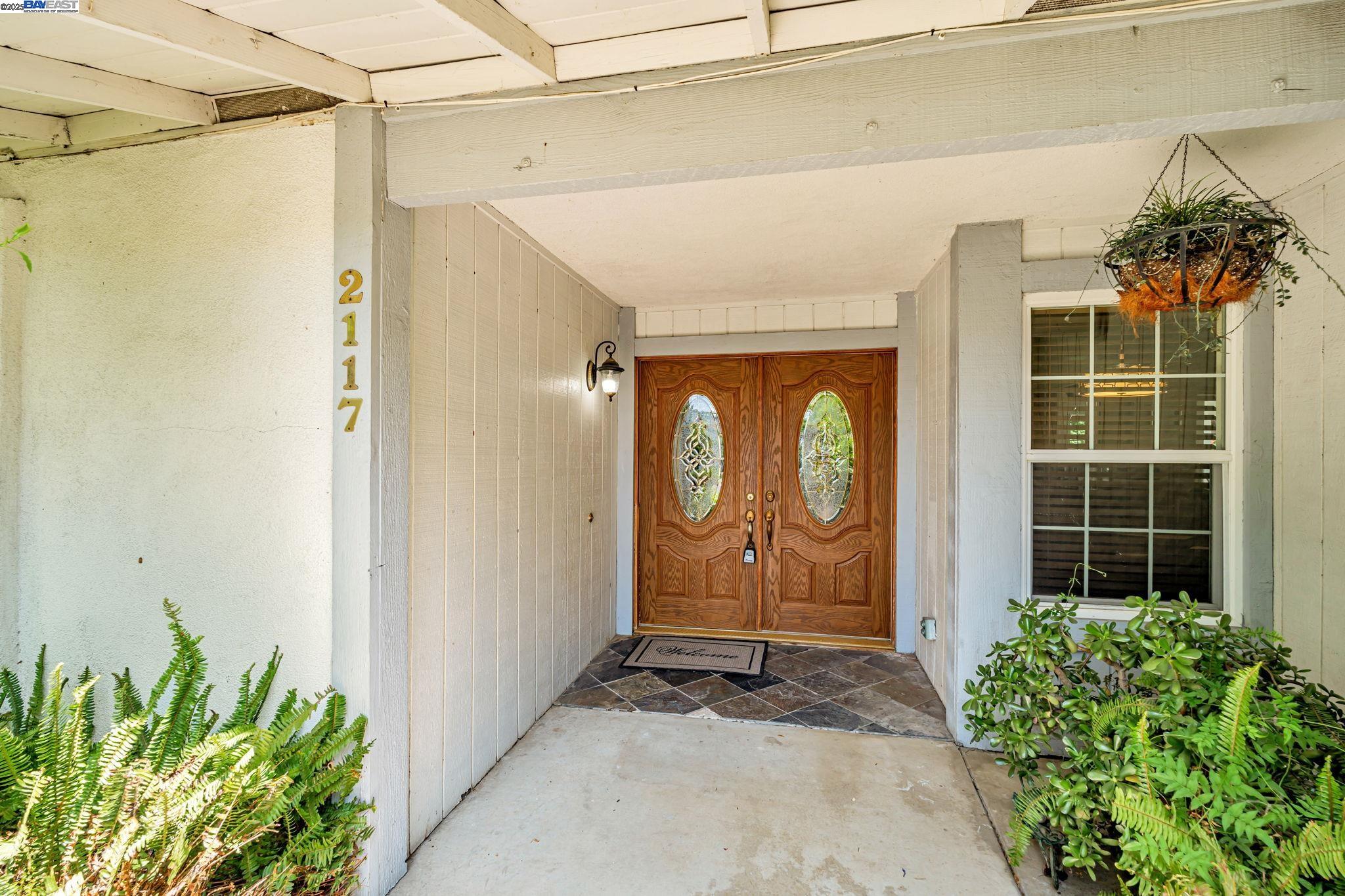 Detail Gallery Image 6 of 44 For 2117 Lido Cir, Stockton,  CA 95207 - 3 Beds | 2 Baths