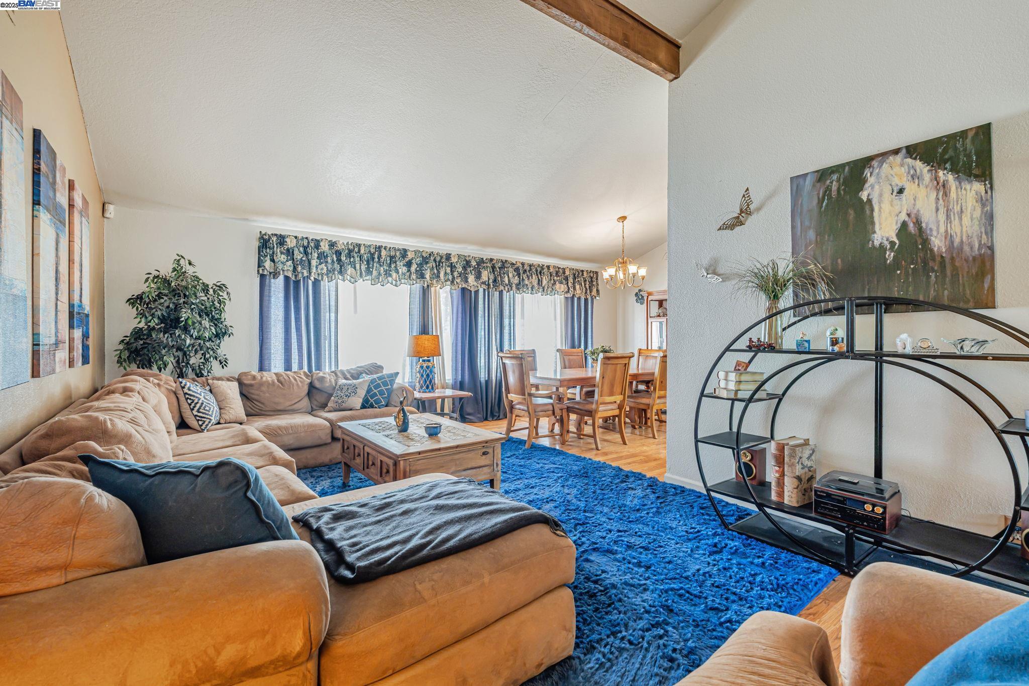 Detail Gallery Image 8 of 44 For 2117 Lido Cir, Stockton,  CA 95207 - 3 Beds | 2 Baths