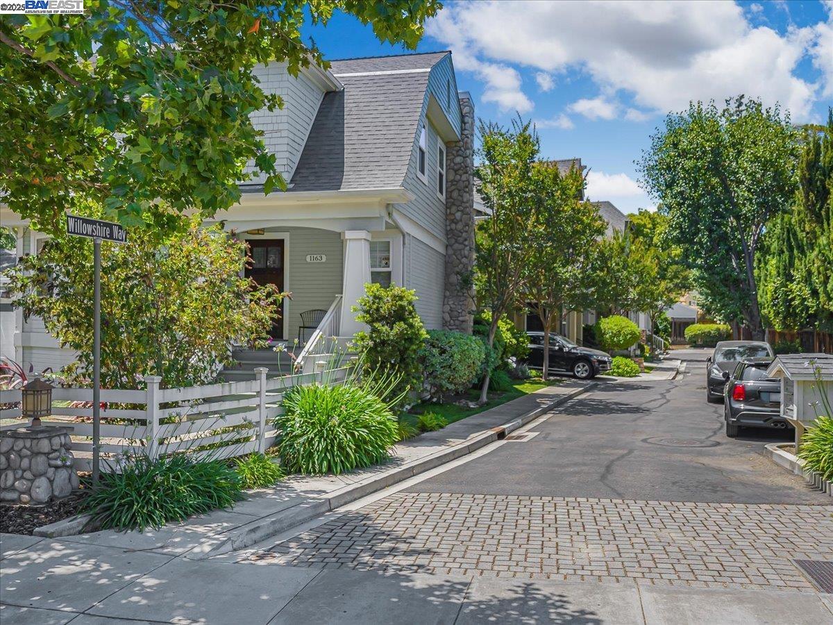 Detail Gallery Image 6 of 28 For 910 Willowshire Way, San Jose,  CA 95125 - 4 Beds | 2/1 Baths