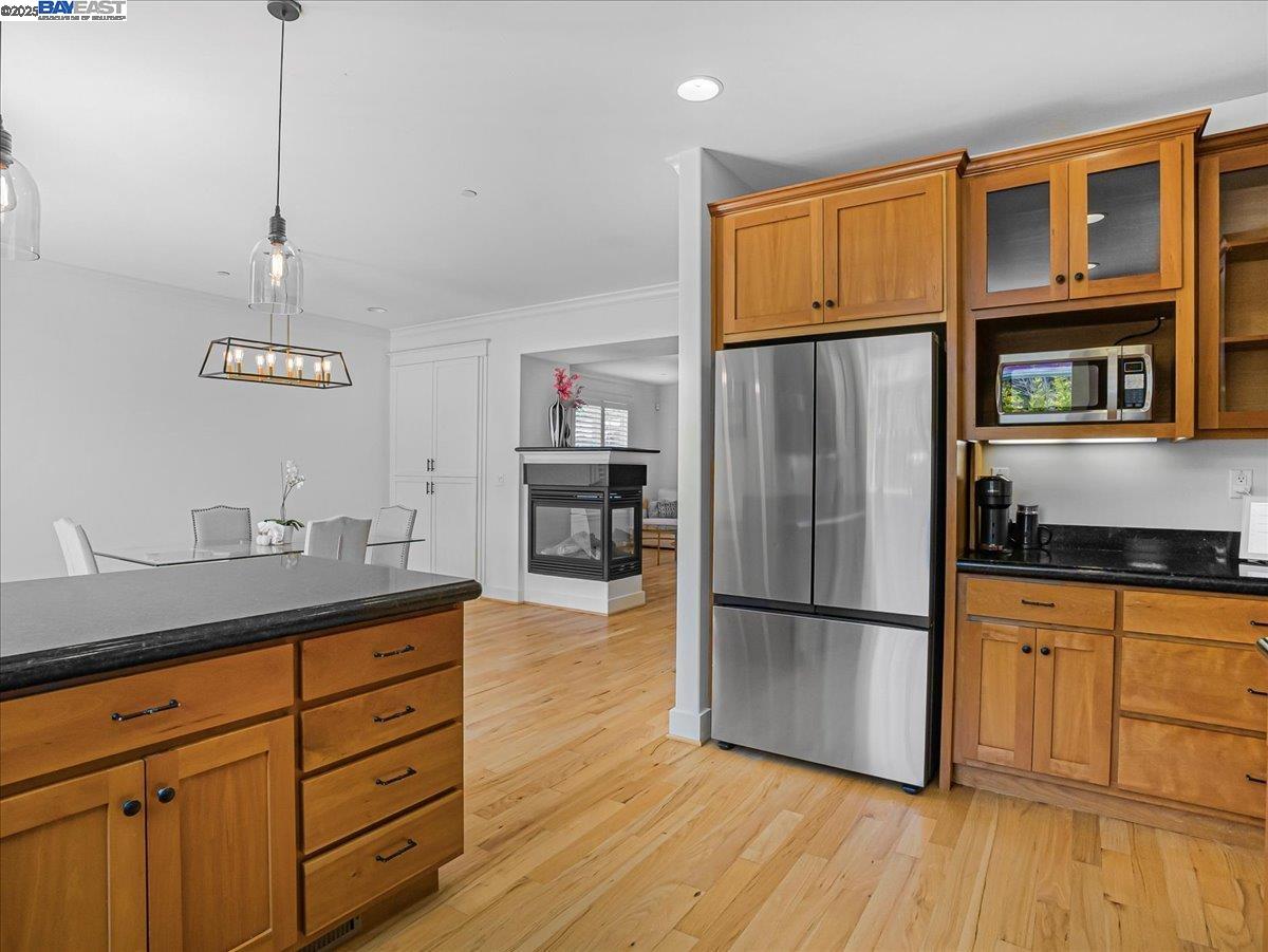 Detail Gallery Image 7 of 28 For 910 Willowshire Way, San Jose,  CA 95125 - 4 Beds | 2/1 Baths