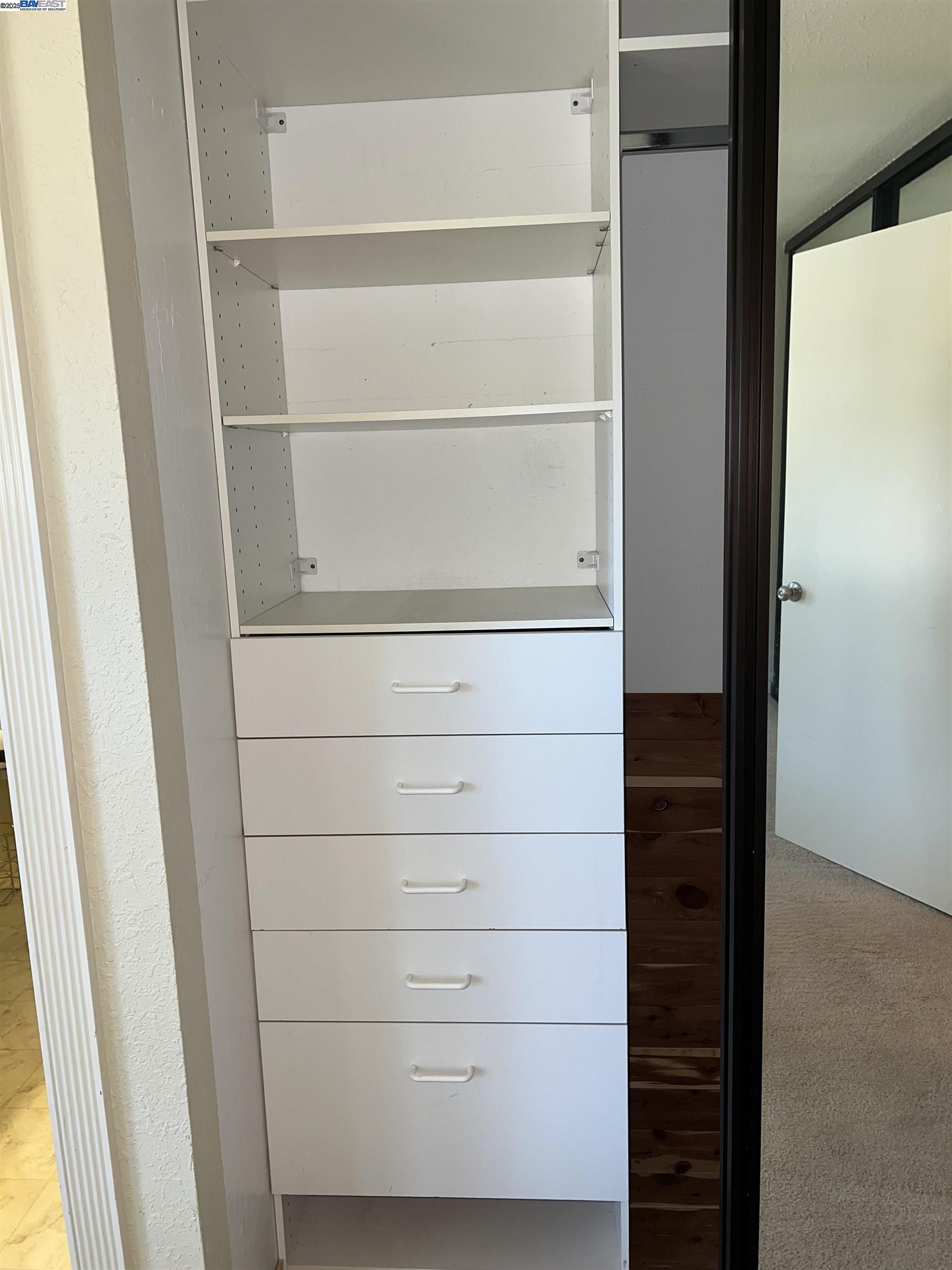 Detail Gallery Image 16 of 21 For 405 Thistle Cir, Martinez,  CA 94553 - 3 Beds | 2/1 Baths