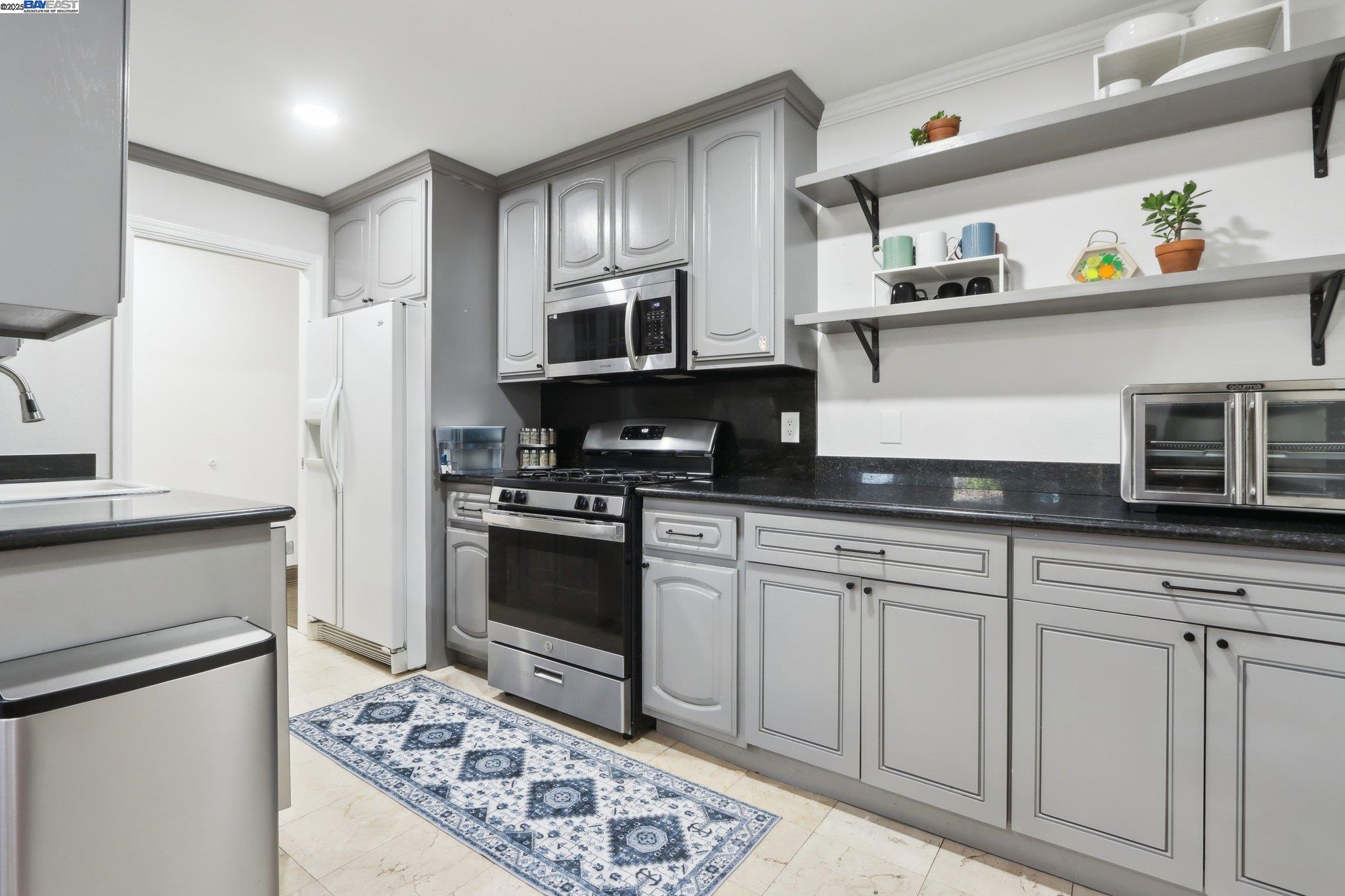 Photo #2: 41102565 Listing 