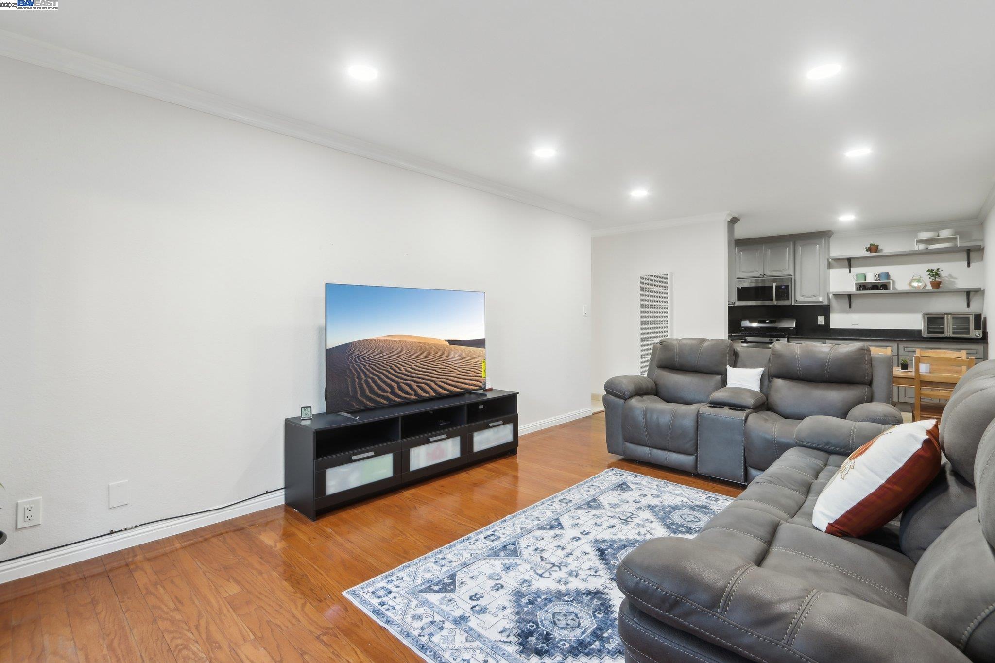 Photo #6: 41102565 Listing 