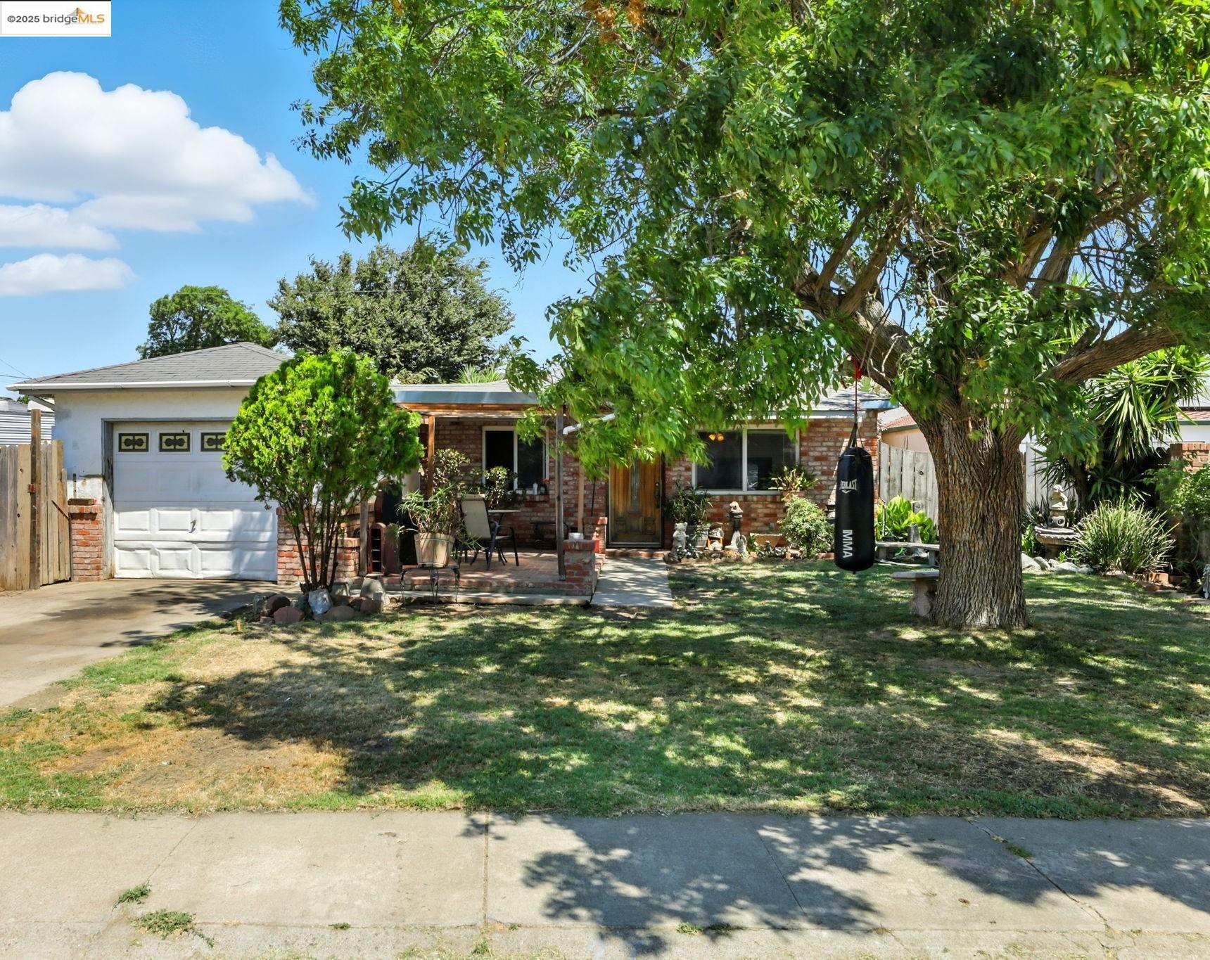 Front Image Thumbnail for EB41102566