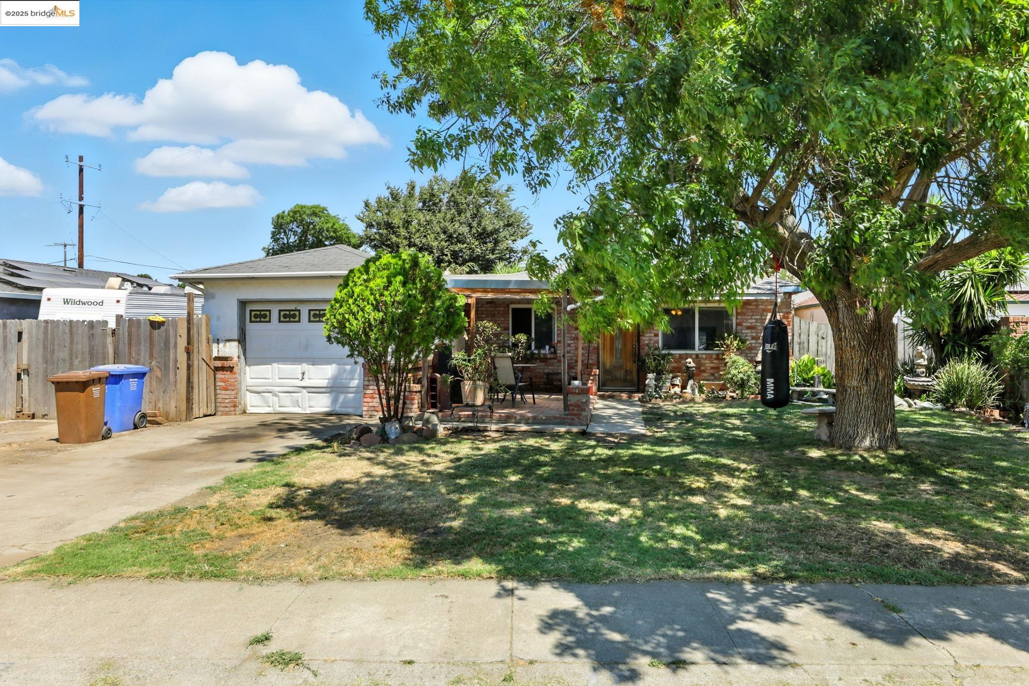 Detail Gallery Image 1 of 30 For 27 4th Avenue, Isleton,  CA 95641 - 4 Beds | 2 Baths