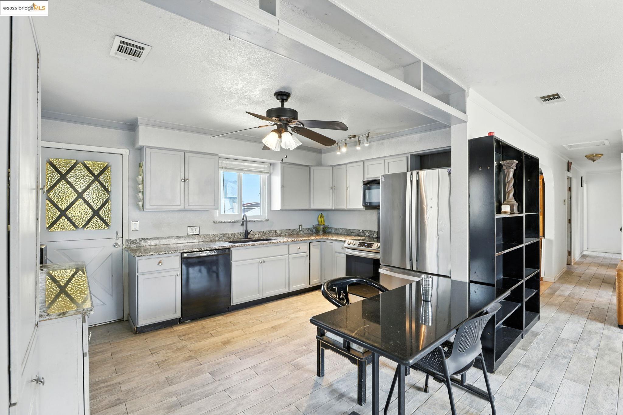 Detail Gallery Image 12 of 30 For 27 4th Avenue, Isleton,  CA 95641 - 4 Beds | 2 Baths