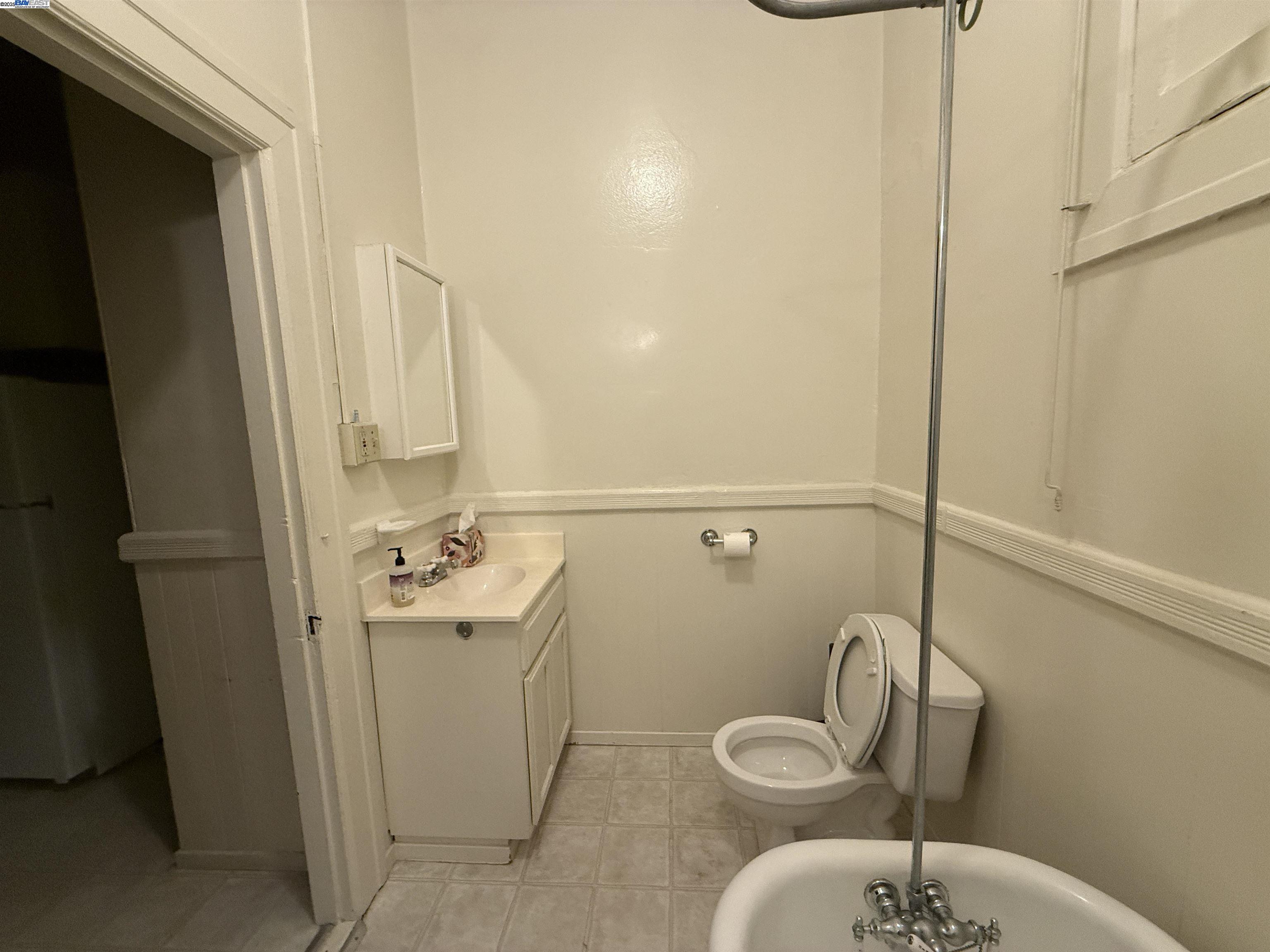 1173 Park Ave # C, Alameda, California 94501, 2 Bedrooms Bedrooms, 3 Rooms Rooms,1 BathroomBathrooms,Residential Lease,For Rent,1173 Park Ave # C,41102572