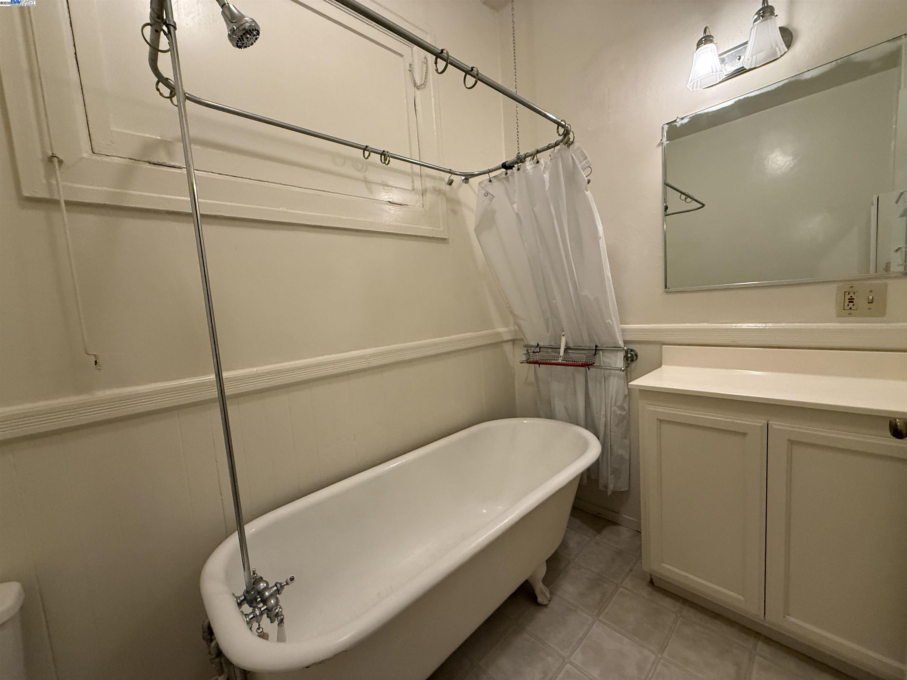 1173 Park Ave # C, Alameda, California 94501, 2 Bedrooms Bedrooms, 3 Rooms Rooms,1 BathroomBathrooms,Residential Lease,For Rent,1173 Park Ave # C,41102572