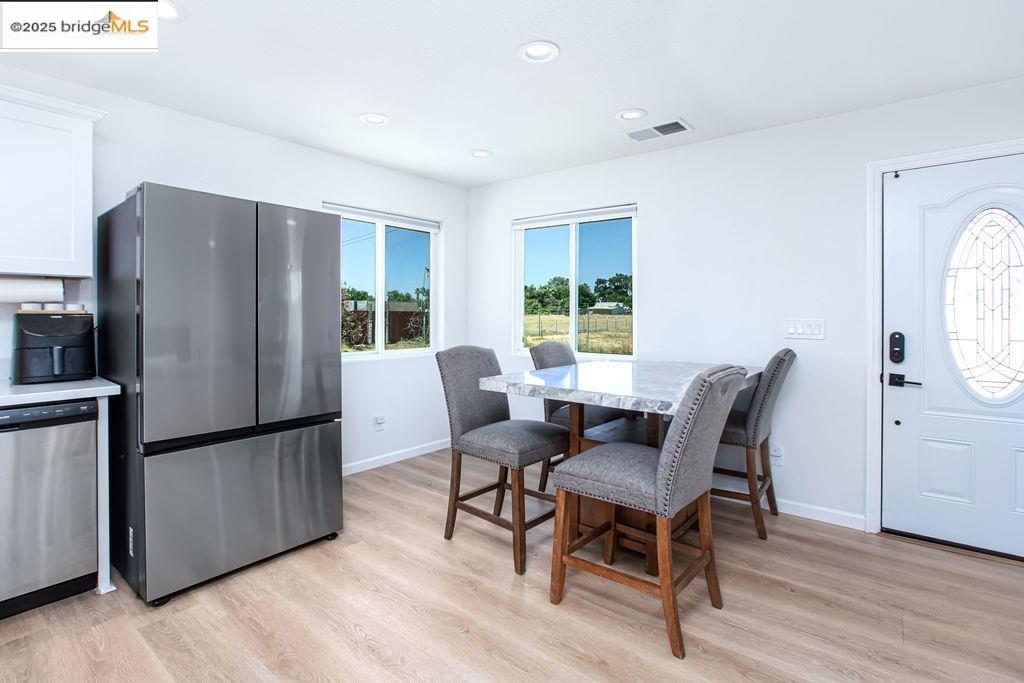 Detail Gallery Image 9 of 32 For 4585 Summer St, Olivehurst,  CA 95961 - 3 Beds | 2 Baths