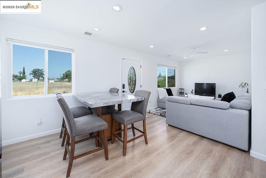 Detail Gallery Image 10 of 32 For 4585 Summer St, Olivehurst,  CA 95961 - 3 Beds | 2 Baths