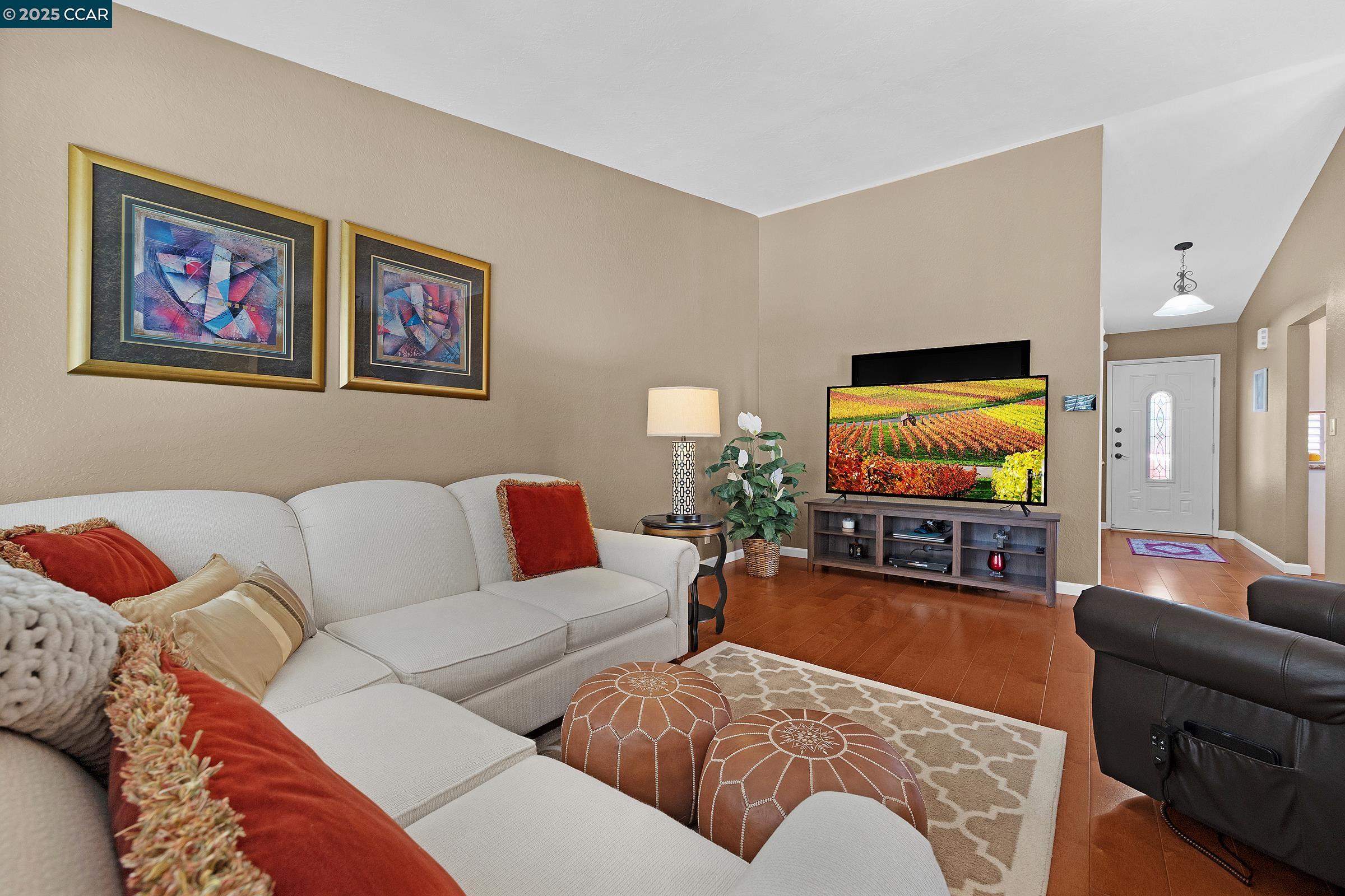 Photo #6: 41102579 Listing 