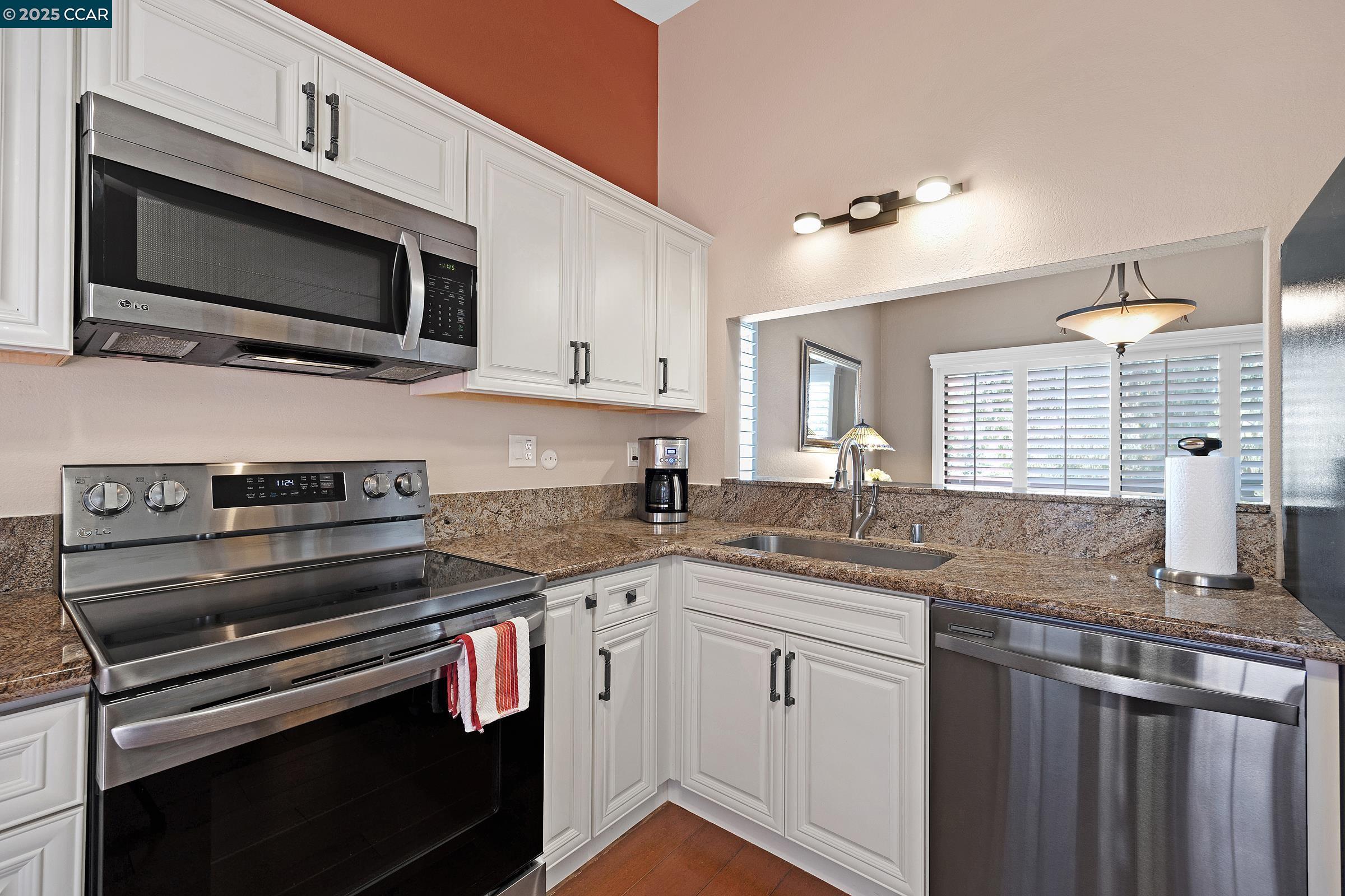 Photo #8: 41102579 Listing: Photo #8