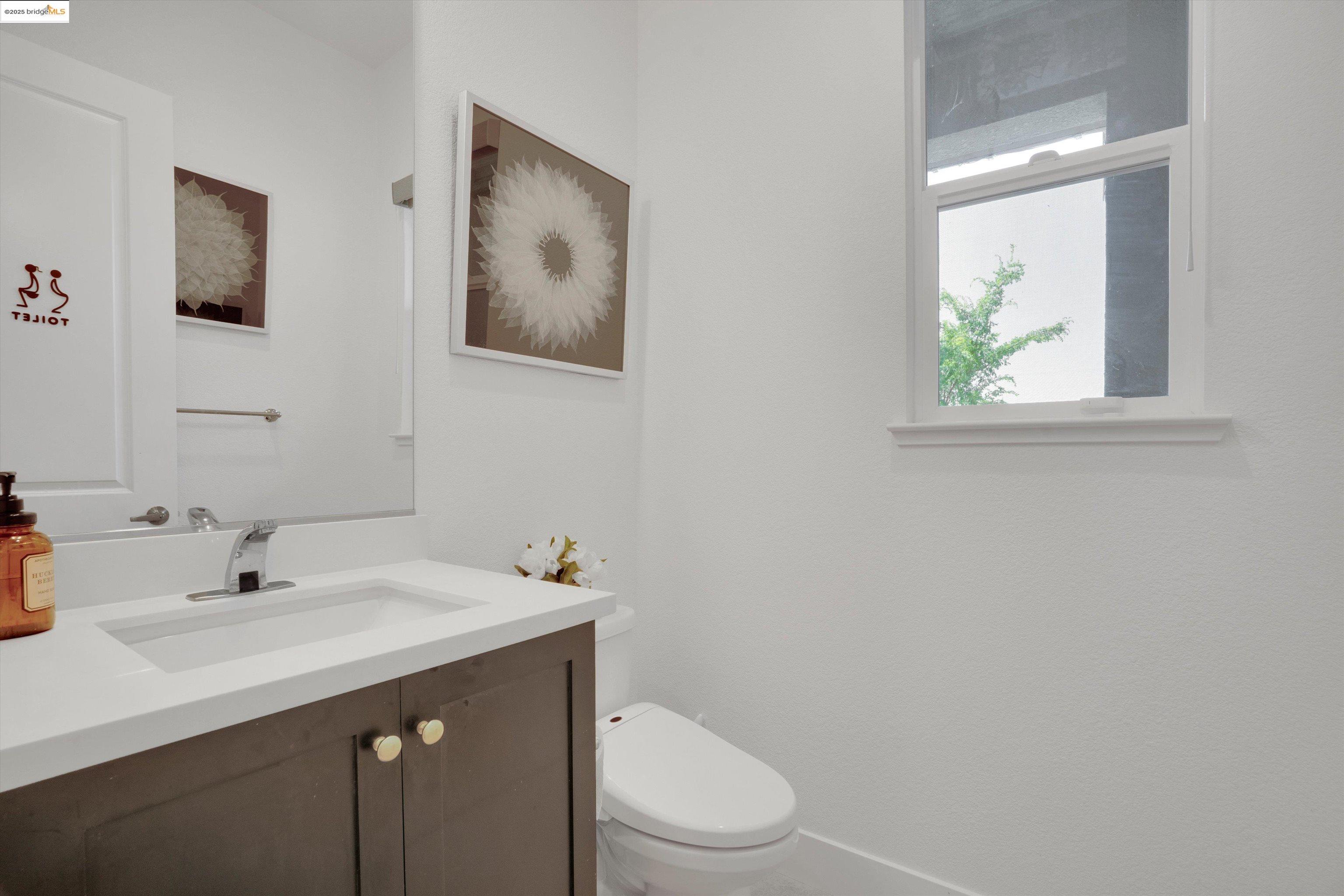 Detail Gallery Image 12 of 36 For 2281 Garden Farms Ave, Lathrop,  CA 95330 - 6 Beds | 4/1 Baths