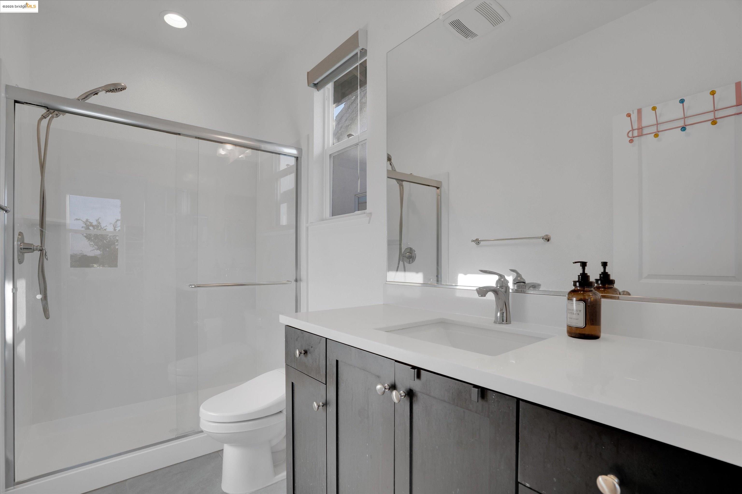 Detail Gallery Image 26 of 36 For 2281 Garden Farms Ave, Lathrop,  CA 95330 - 6 Beds | 4/1 Baths