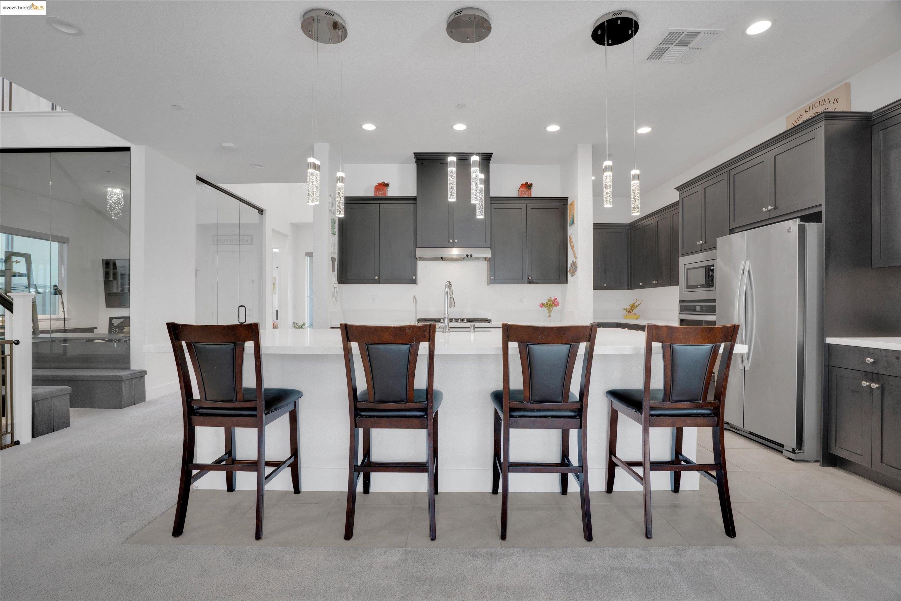 Detail Gallery Image 5 of 36 For 2281 Garden Farms Ave, Lathrop,  CA 95330 - 6 Beds | 4/1 Baths