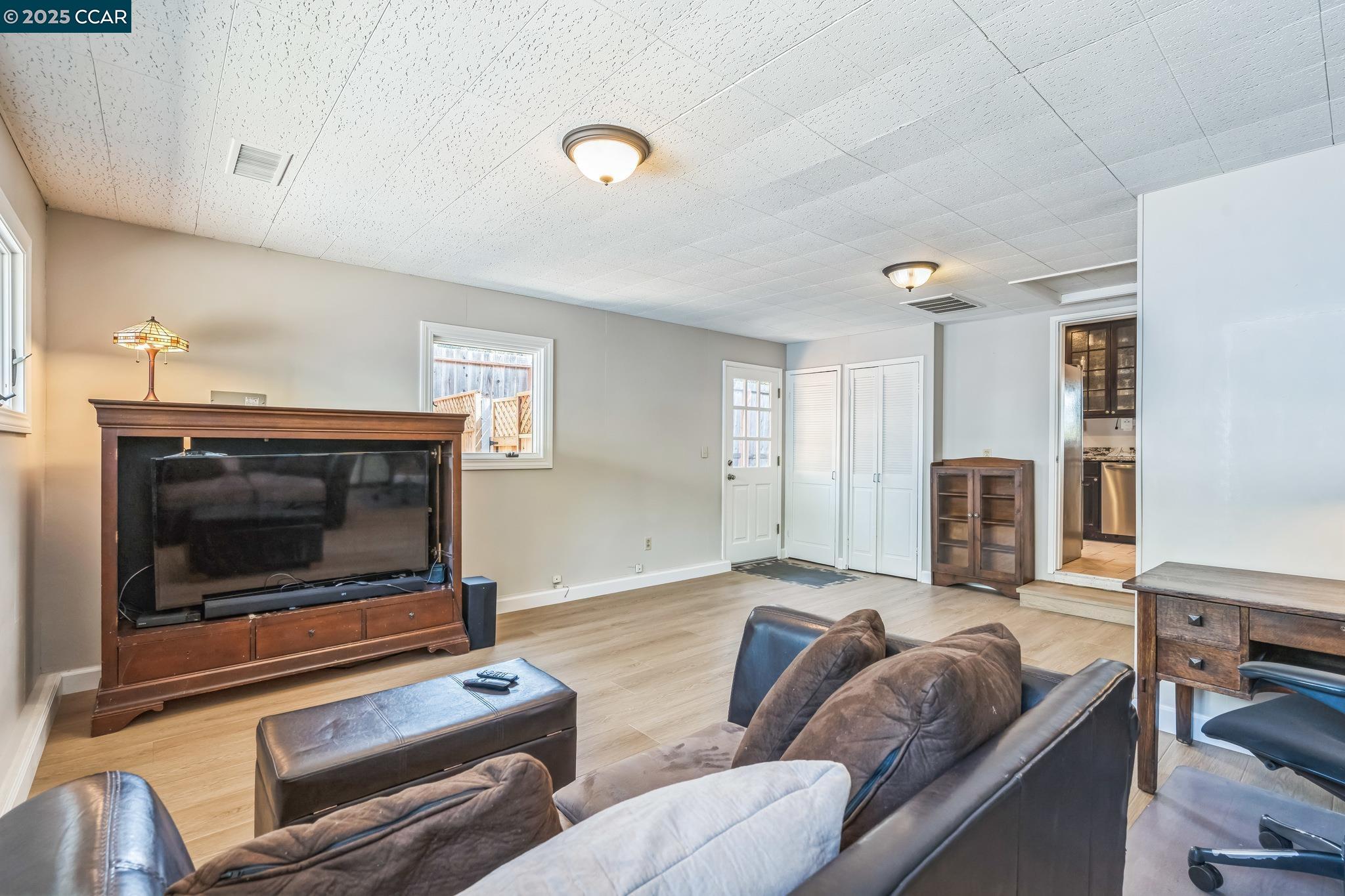 Detail Gallery Image 15 of 42 For 448 Cumberland Dr, Pleasant Hill,  CA 94523 - 3 Beds | 2 Baths