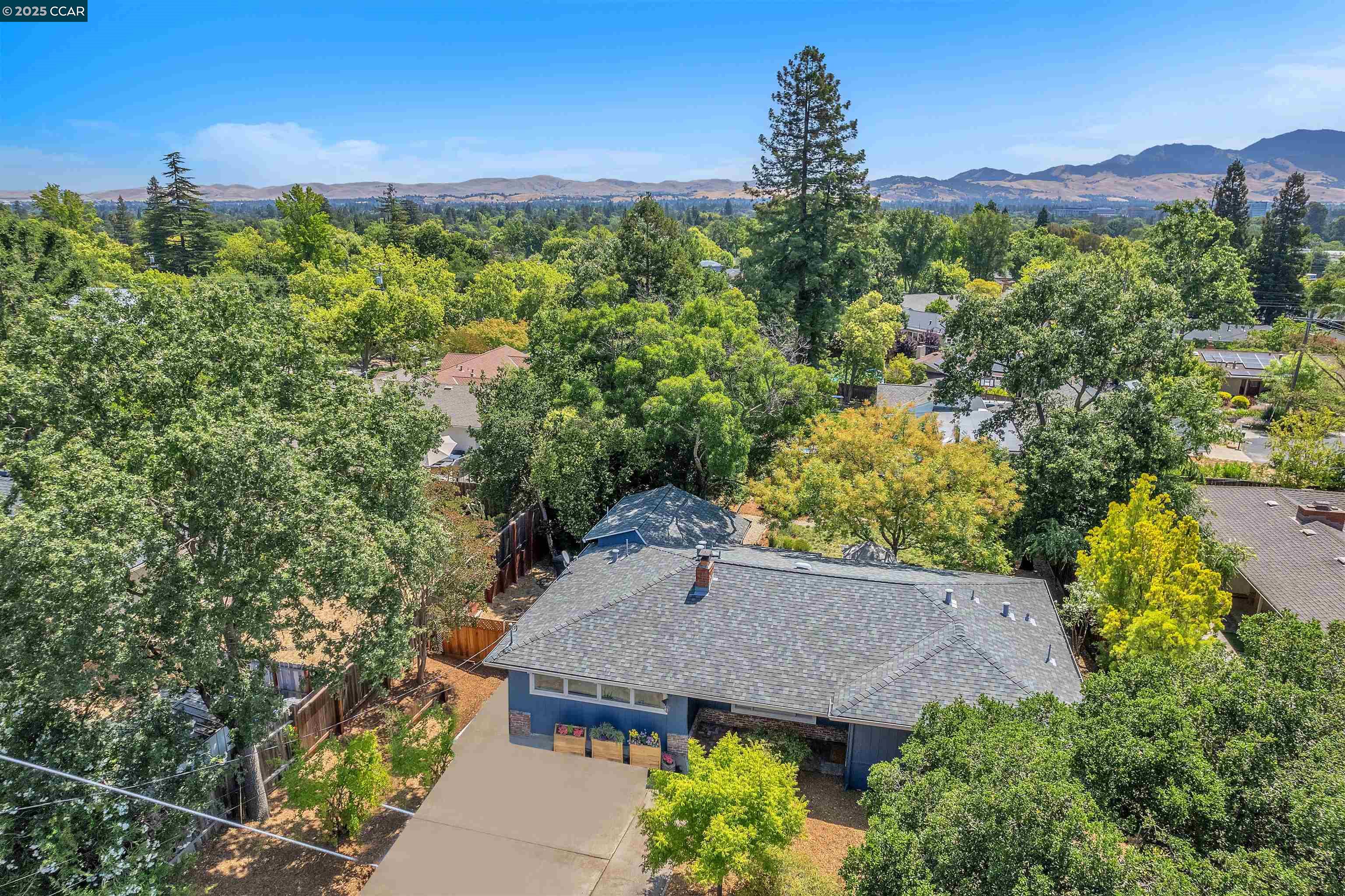 Detail Gallery Image 3 of 42 For 448 Cumberland Dr, Pleasant Hill,  CA 94523 - 3 Beds | 2 Baths