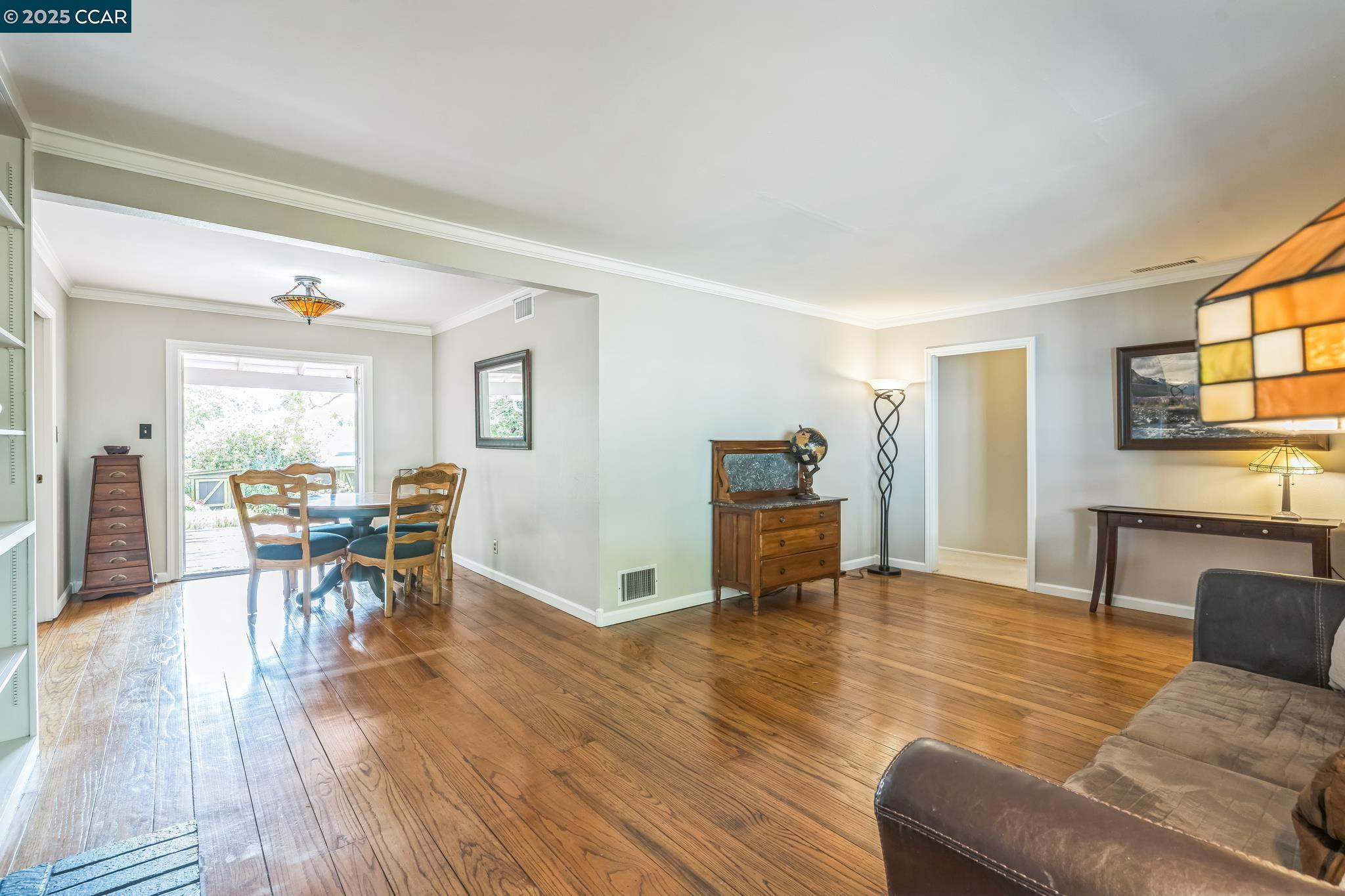 Detail Gallery Image 6 of 42 For 448 Cumberland Dr, Pleasant Hill,  CA 94523 - 3 Beds | 2 Baths