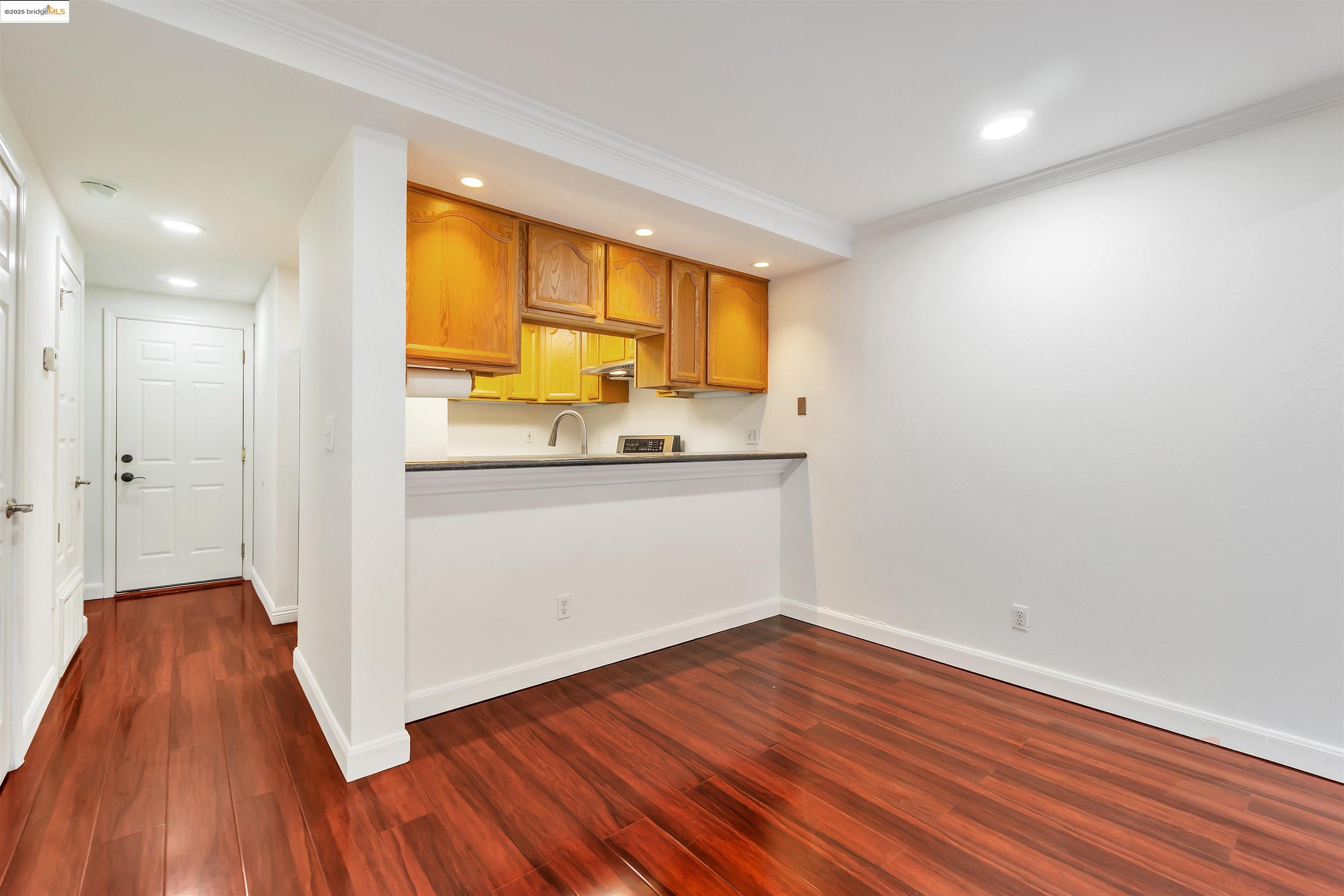 Photo #9: 41102583 Listing: Photo #9