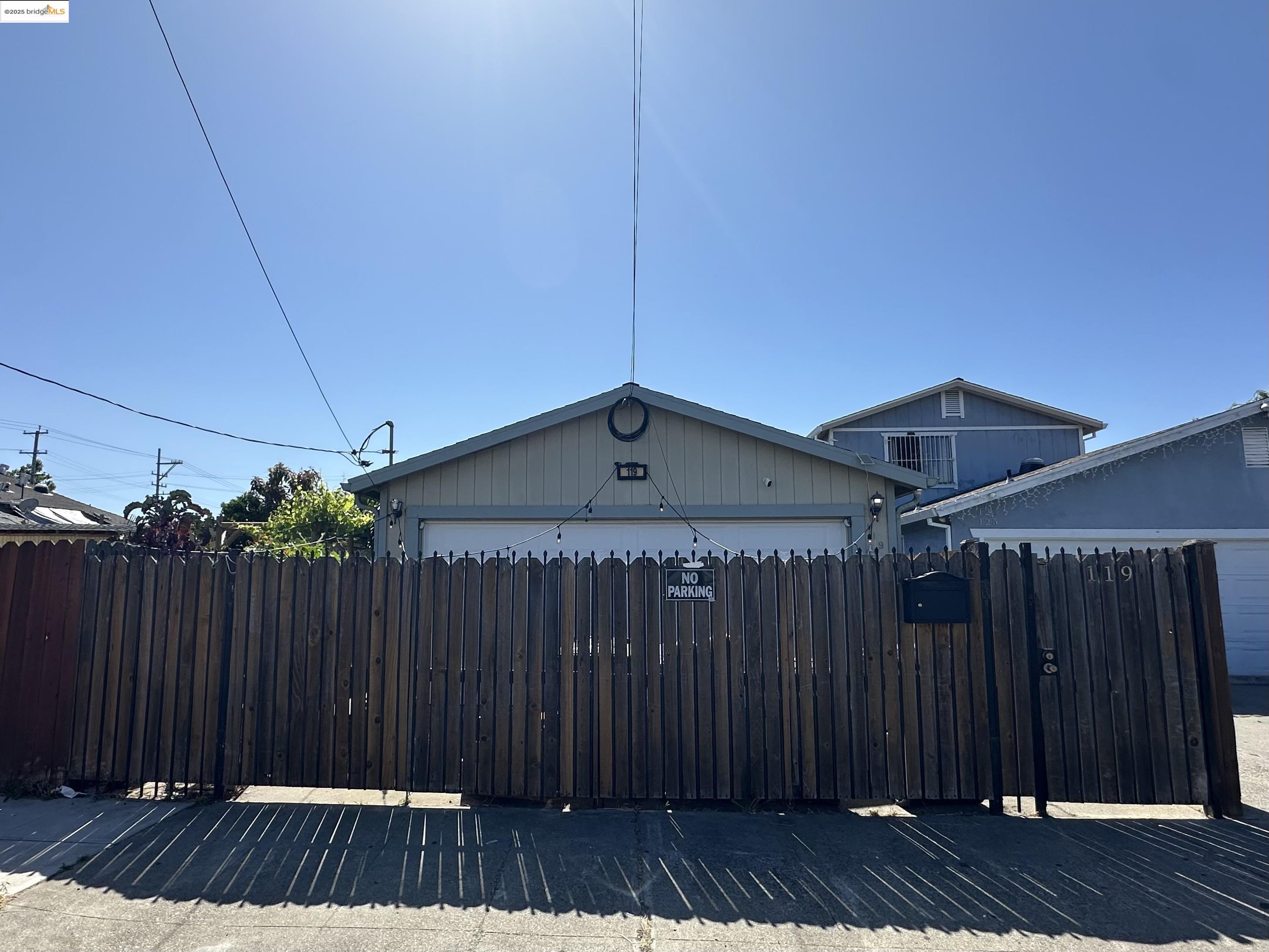 Detail Gallery Image 2 of 39 For 119 3rd St, Richmond,  CA 94801 - 4 Beds | 2 Baths