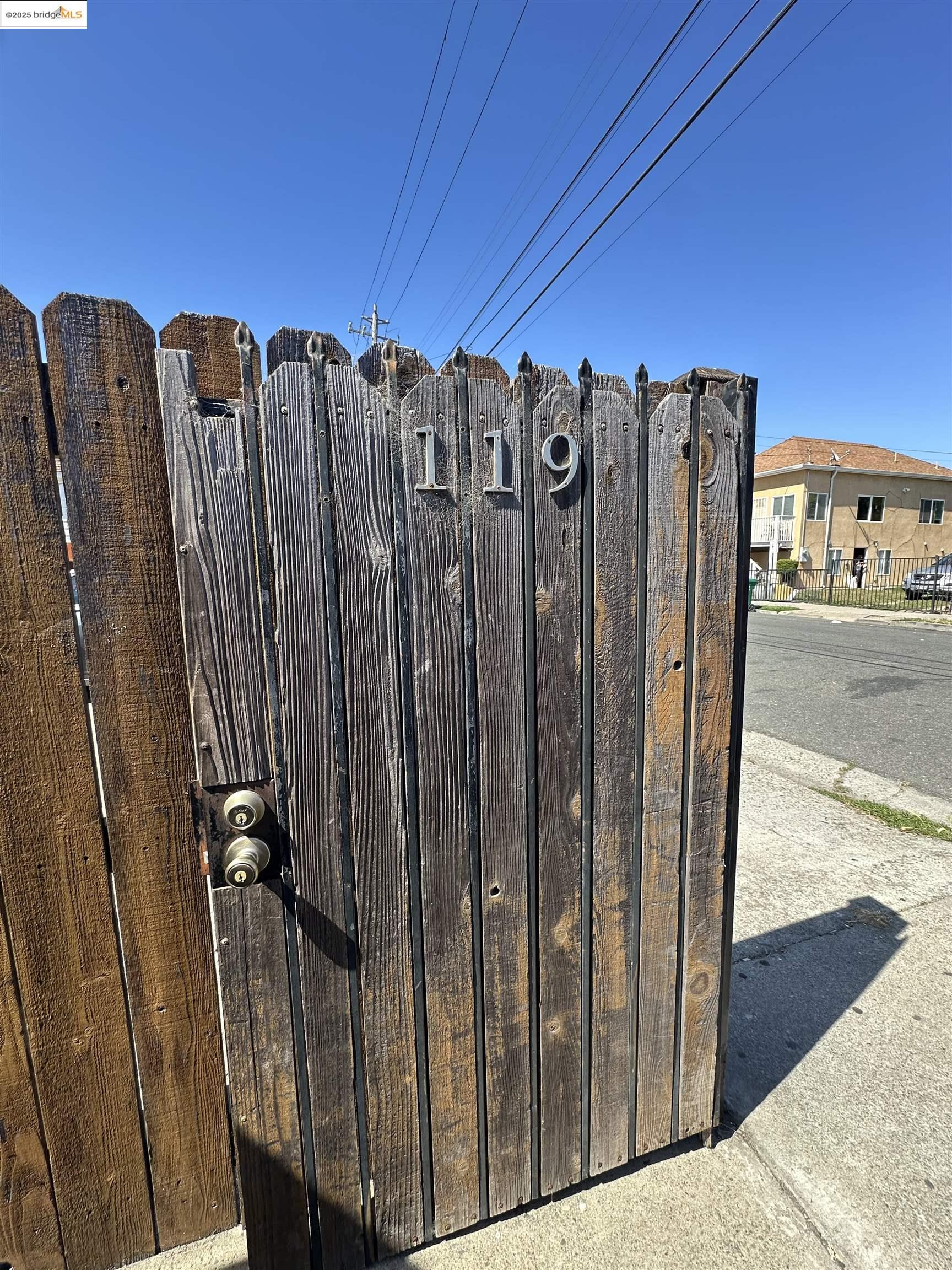 Detail Gallery Image 4 of 39 For 119 3rd St, Richmond,  CA 94801 - 4 Beds | 2 Baths
