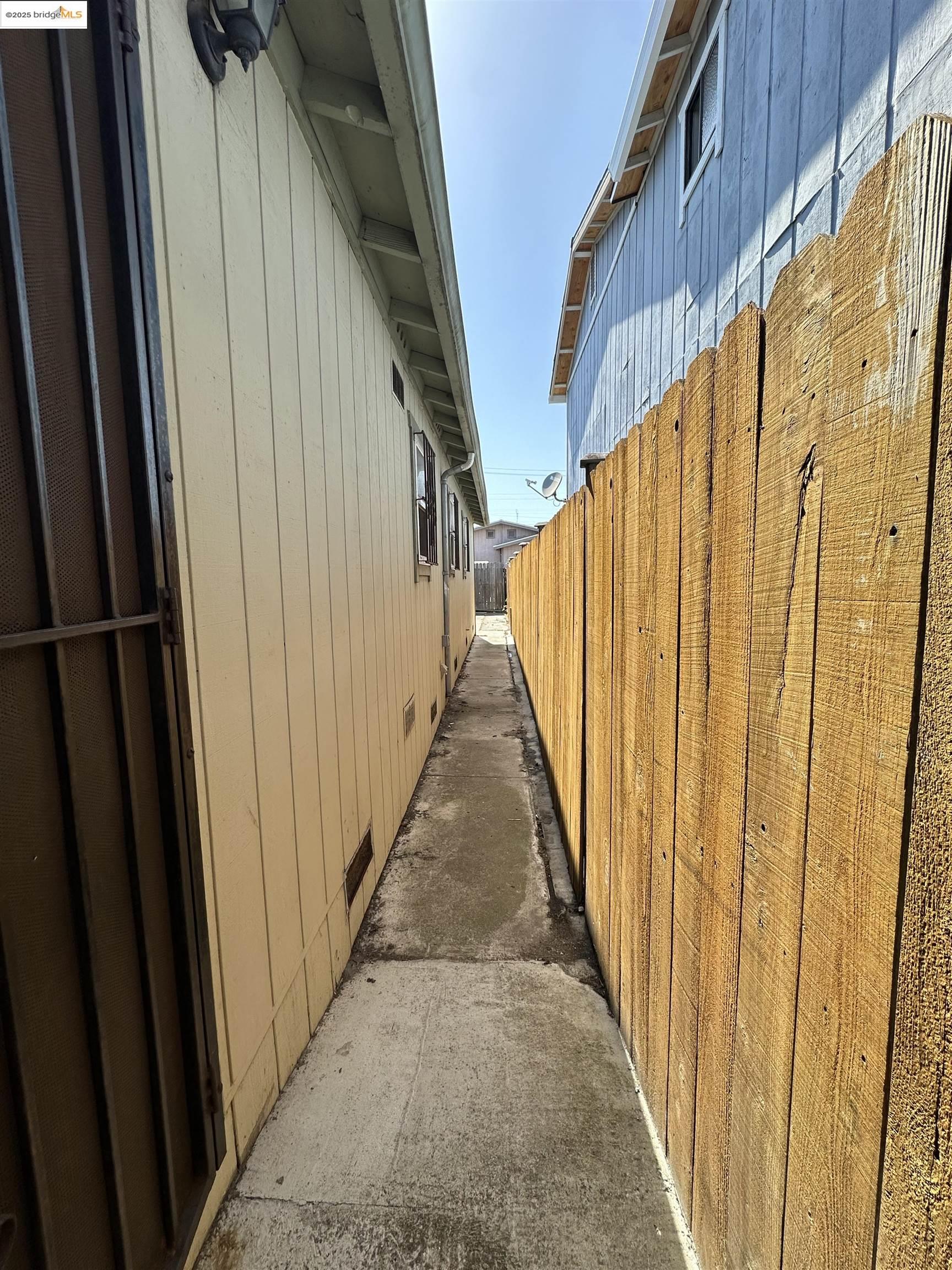 Detail Gallery Image 34 of 39 For 119 3rd St, Richmond,  CA 94801 - 4 Beds | 2 Baths