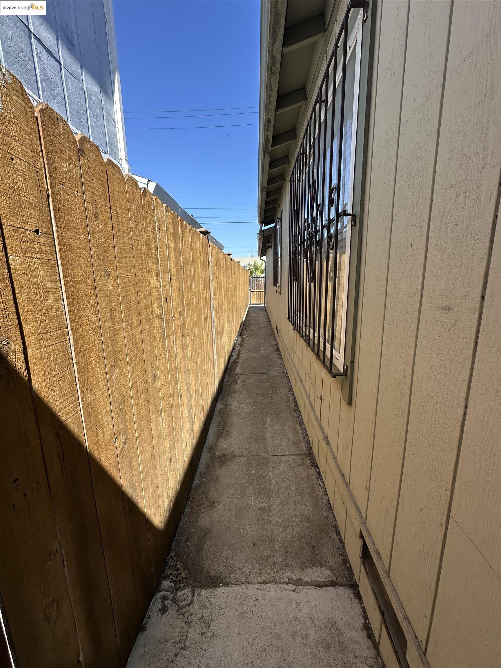 Detail Gallery Image 35 of 39 For 119 3rd St, Richmond,  CA 94801 - 4 Beds | 2 Baths