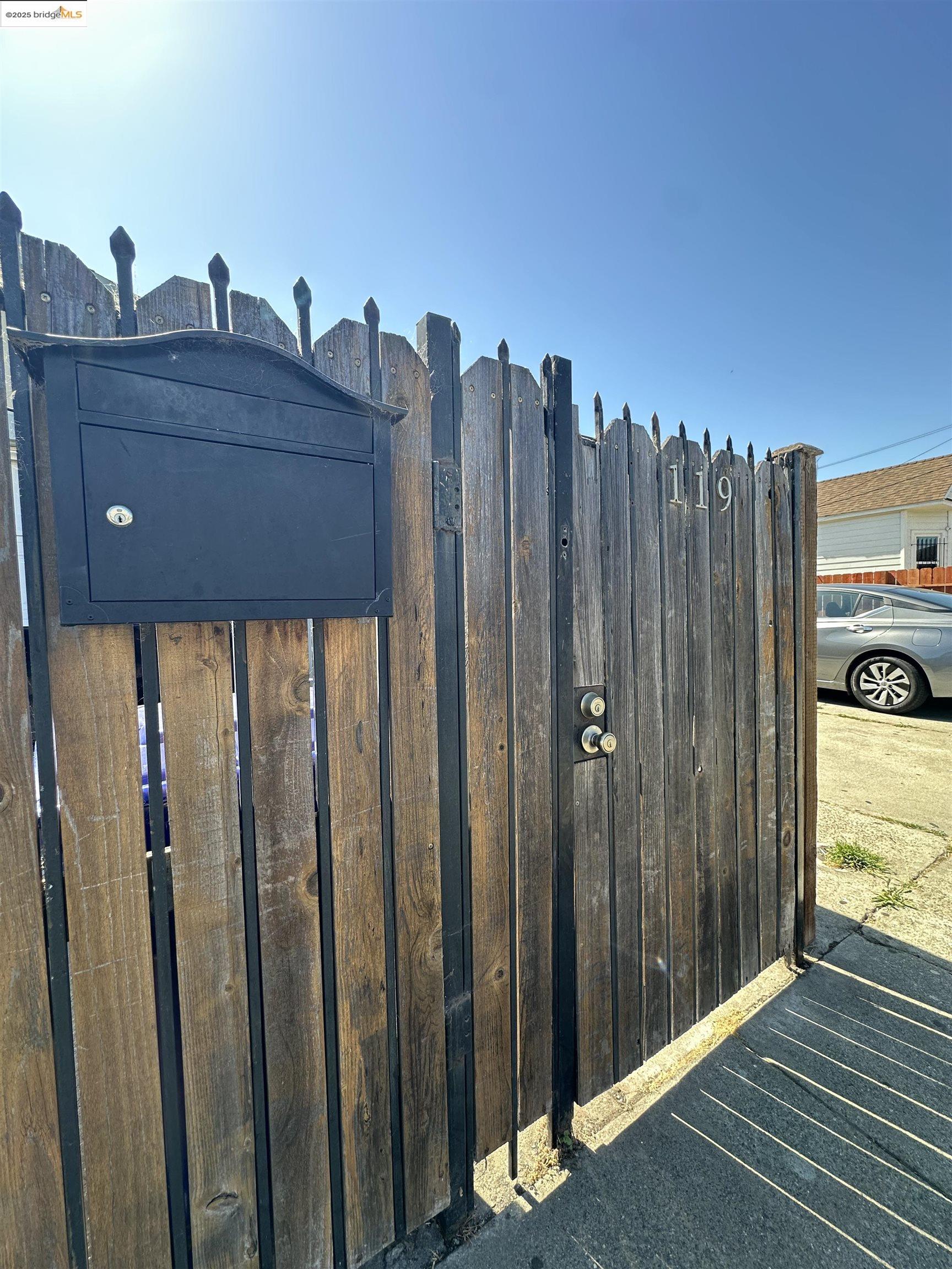 Detail Gallery Image 6 of 39 For 119 3rd St, Richmond,  CA 94801 - 4 Beds | 2 Baths