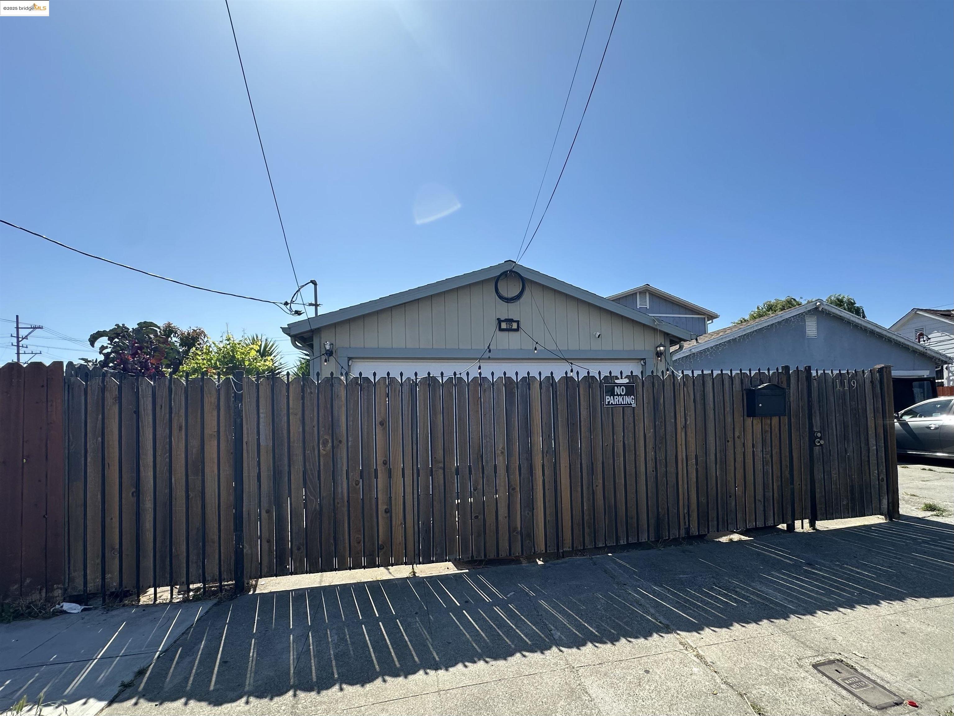 Detail Gallery Image 7 of 39 For 119 3rd St, Richmond,  CA 94801 - 4 Beds | 2 Baths