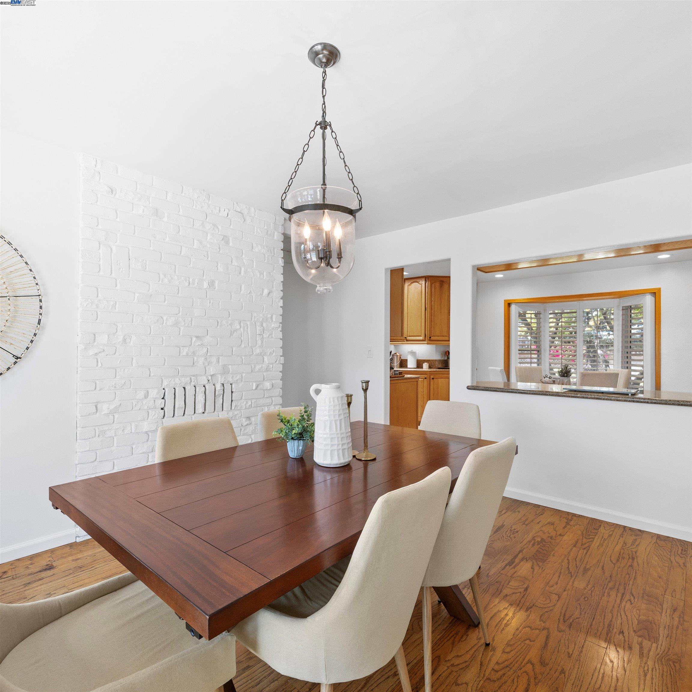 Detail Gallery Image 12 of 46 For 18767 Lamson Rd, Castro Valley,  CA 94546 - 3 Beds | 2 Baths