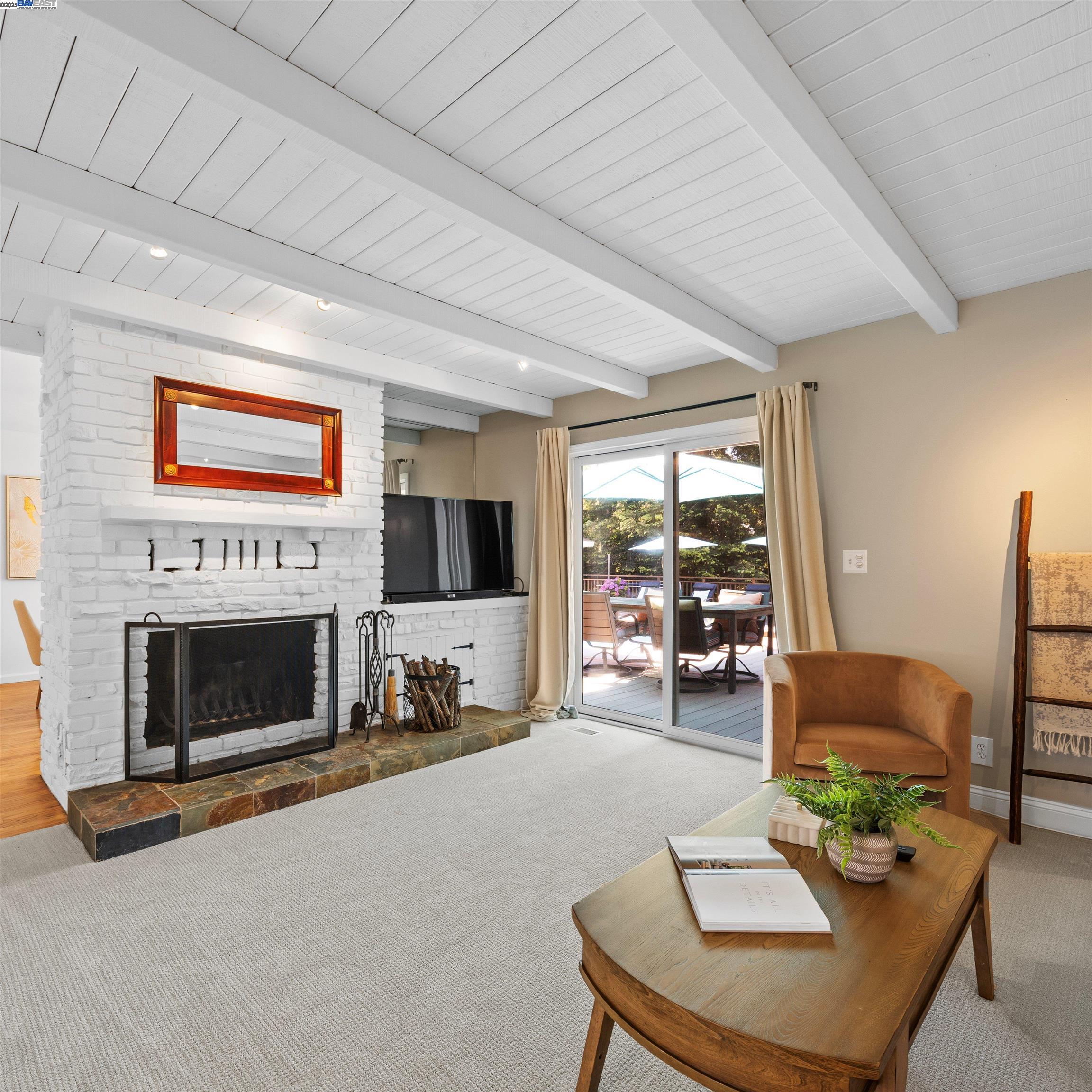 Detail Gallery Image 13 of 46 For 18767 Lamson Rd, Castro Valley,  CA 94546 - 3 Beds | 2 Baths