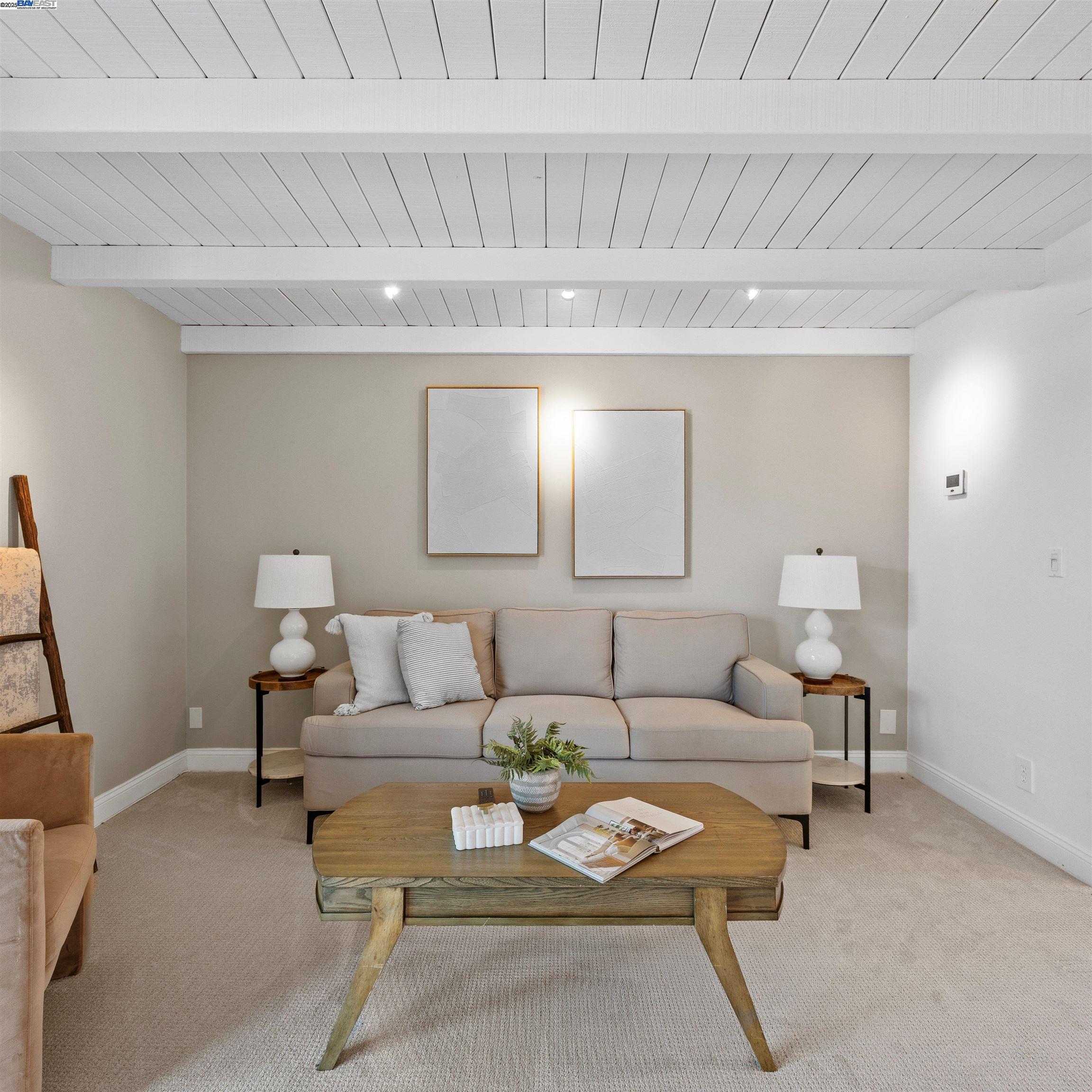 Detail Gallery Image 14 of 46 For 18767 Lamson Rd, Castro Valley,  CA 94546 - 3 Beds | 2 Baths