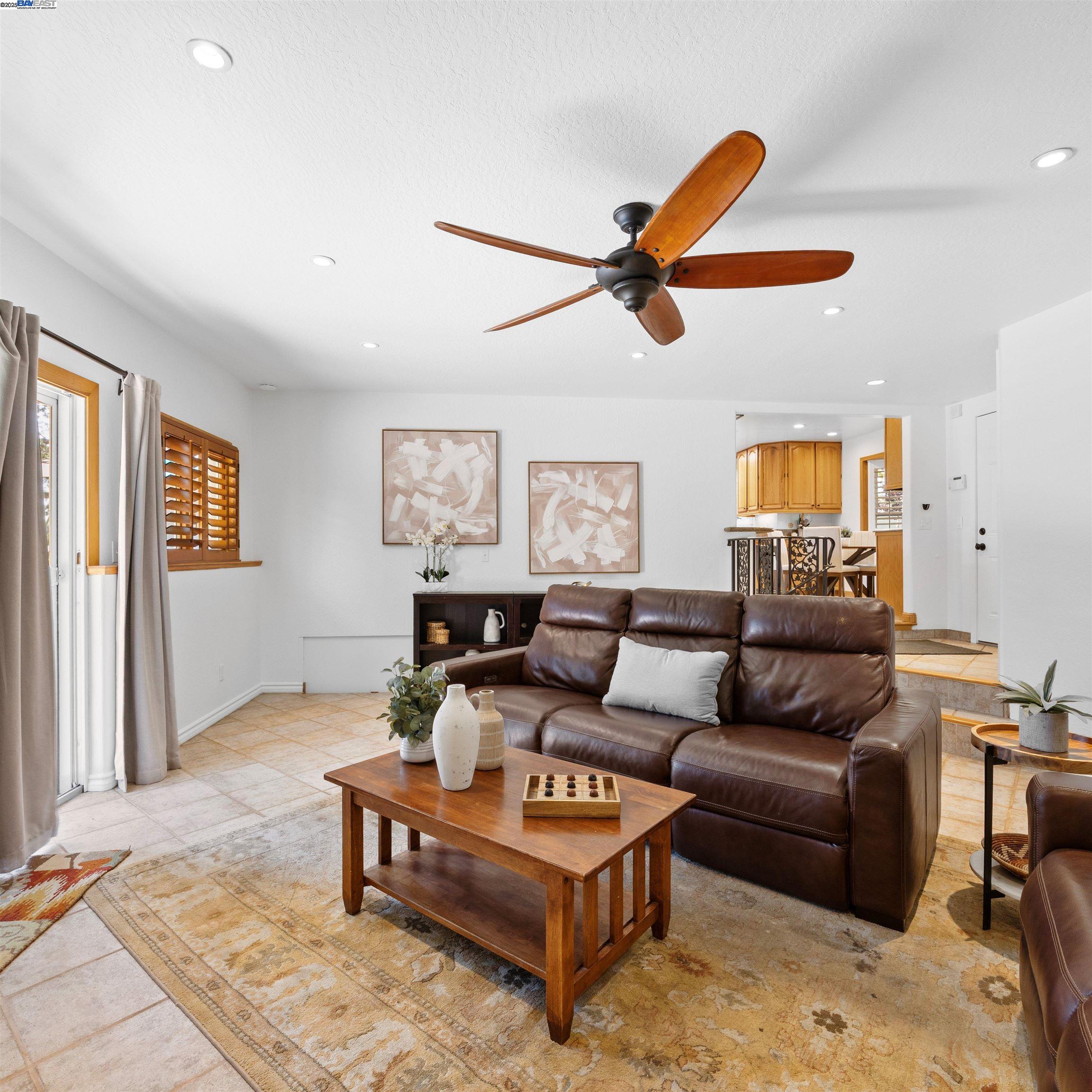 Detail Gallery Image 16 of 46 For 18767 Lamson Rd, Castro Valley,  CA 94546 - 3 Beds | 2 Baths