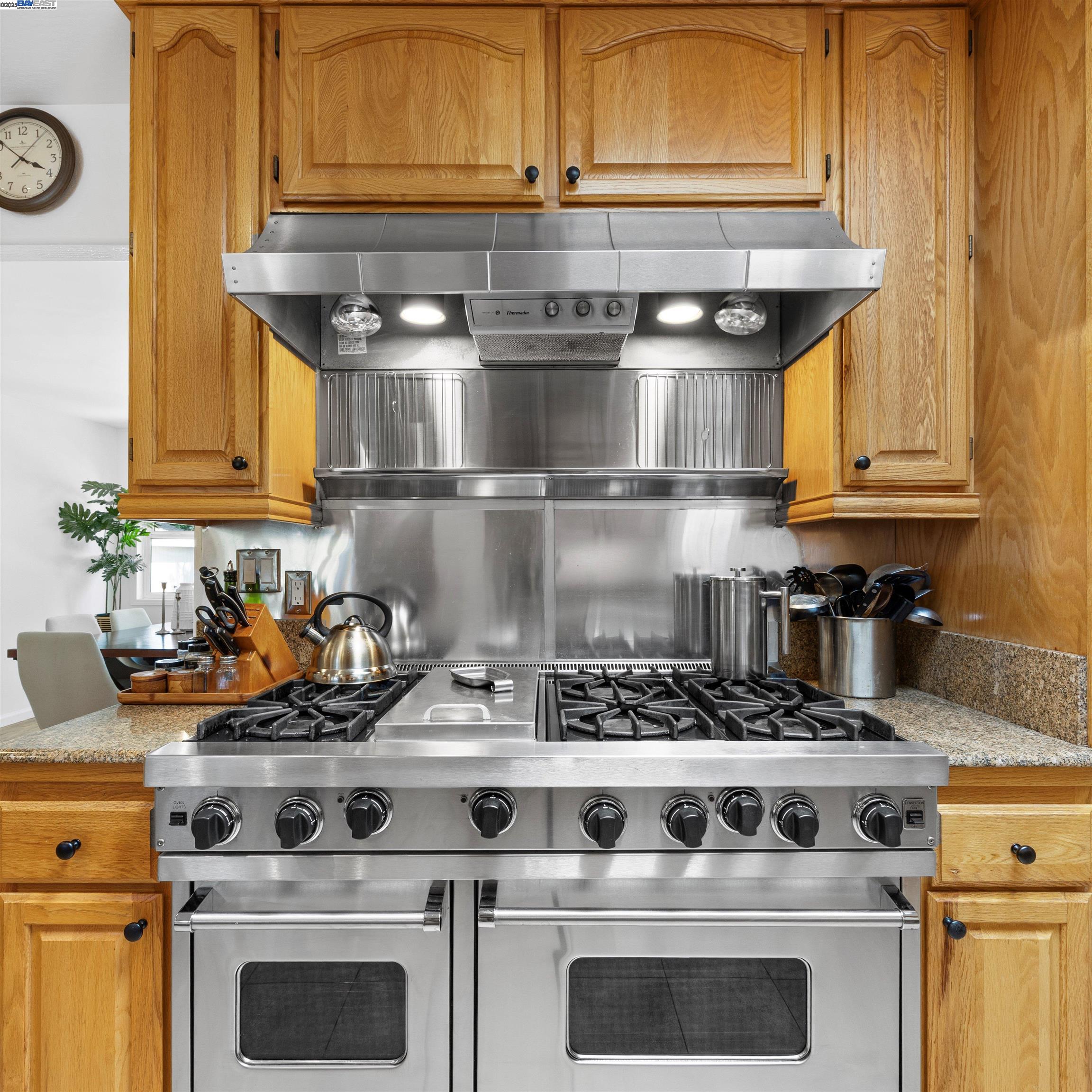 Detail Gallery Image 7 of 46 For 18767 Lamson Rd, Castro Valley,  CA 94546 - 3 Beds | 2 Baths