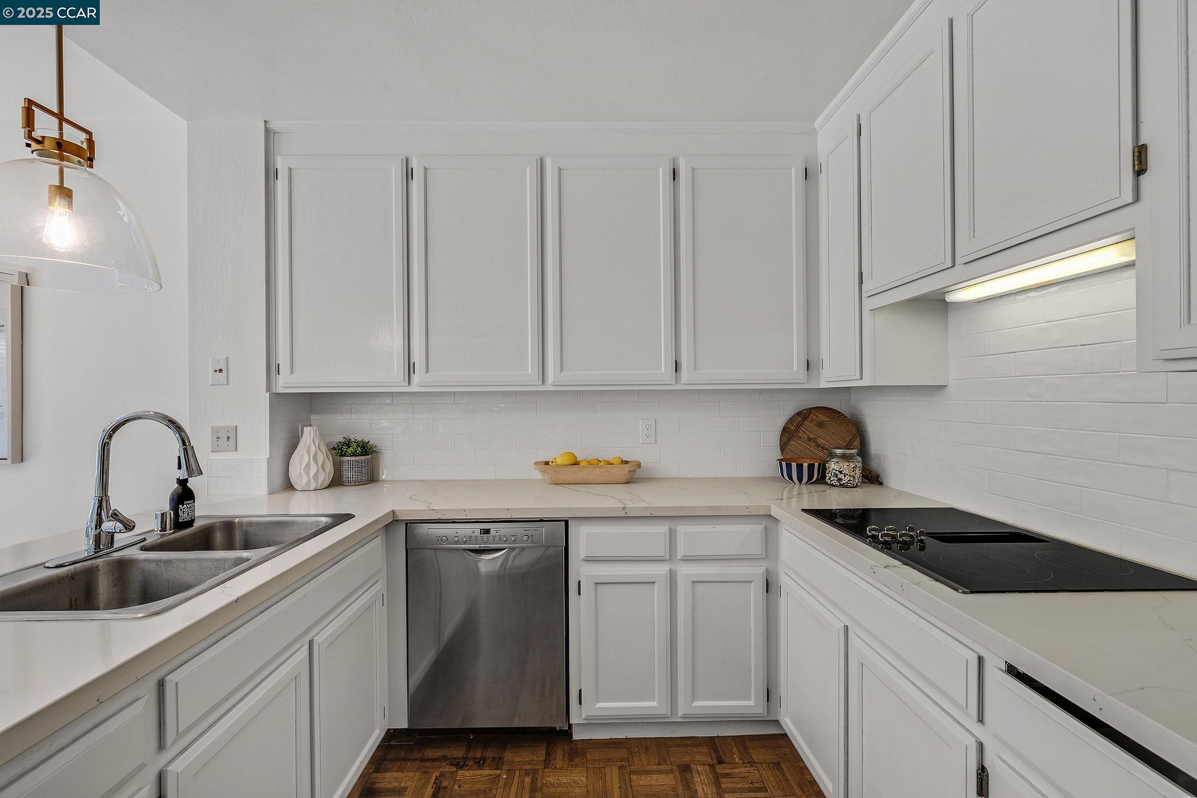 Detail Gallery Image 13 of 33 For 205 Kingswood Ct, Danville,  CA 94506 - 2 Beds | 2/1 Baths