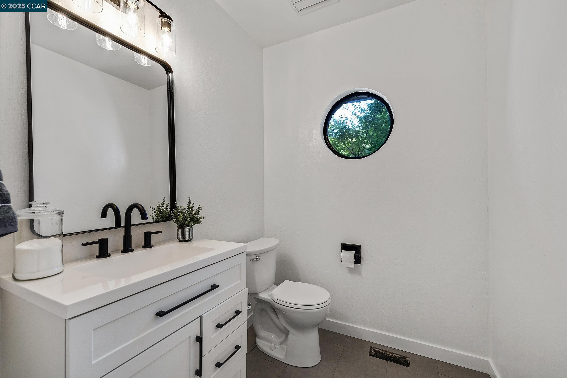 Detail Gallery Image 15 of 33 For 205 Kingswood Ct, Danville,  CA 94506 - 2 Beds | 2/1 Baths