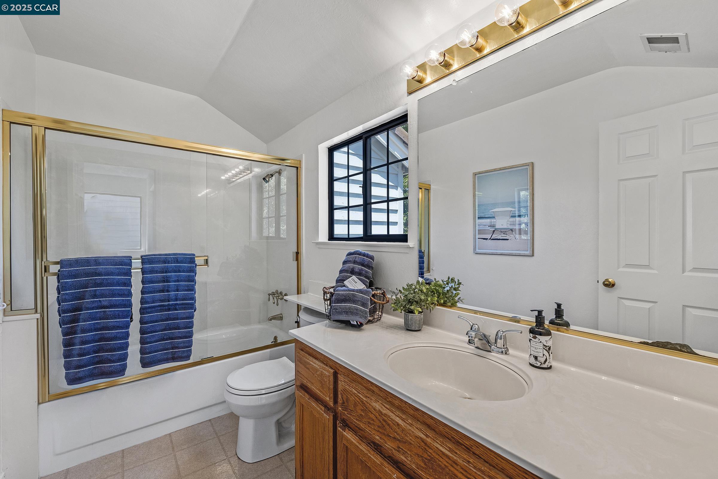 Detail Gallery Image 24 of 33 For 205 Kingswood Ct, Danville,  CA 94506 - 2 Beds | 2/1 Baths