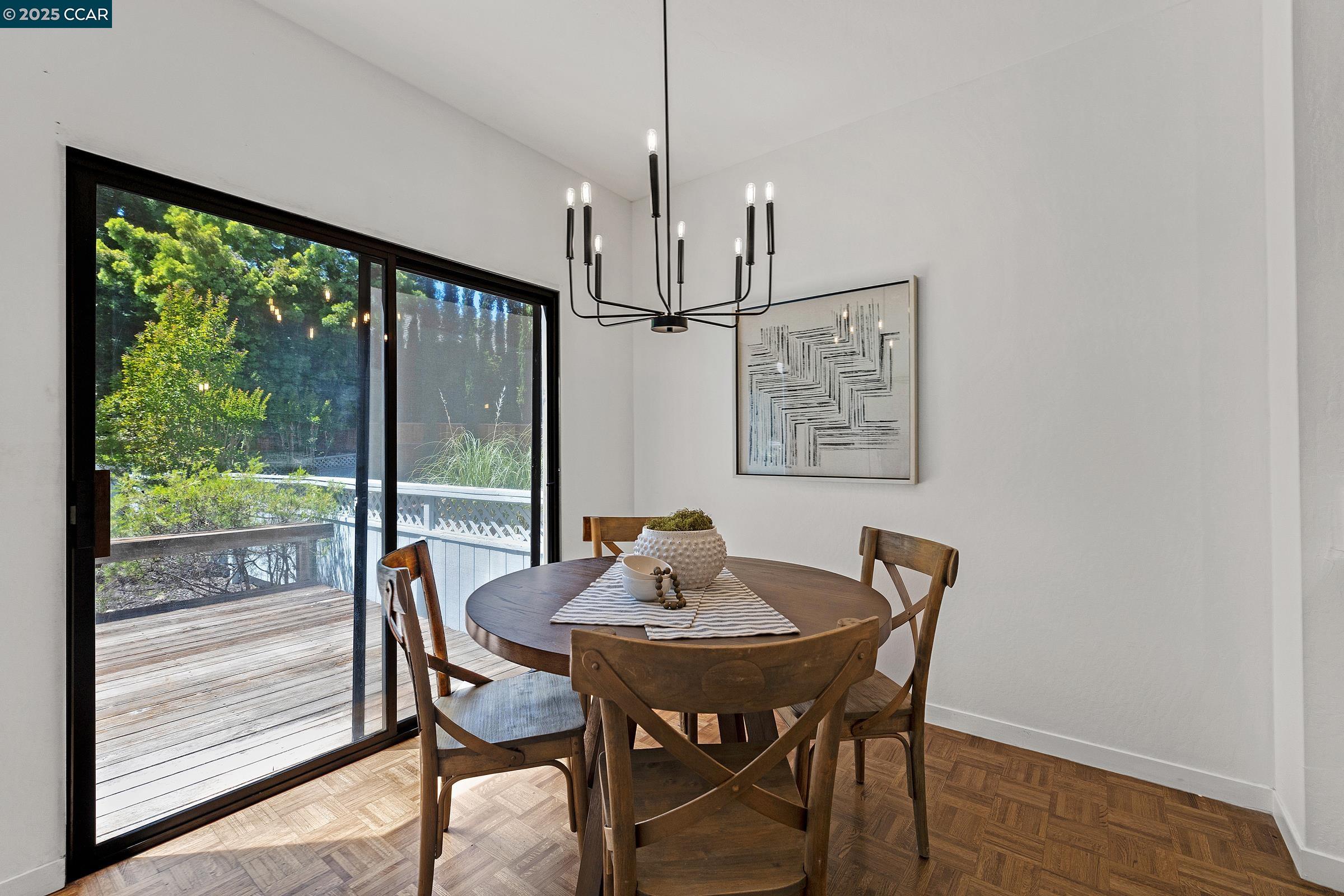 Detail Gallery Image 10 of 33 For 205 Kingswood Ct, Danville,  CA 94506 - 2 Beds | 2/1 Baths