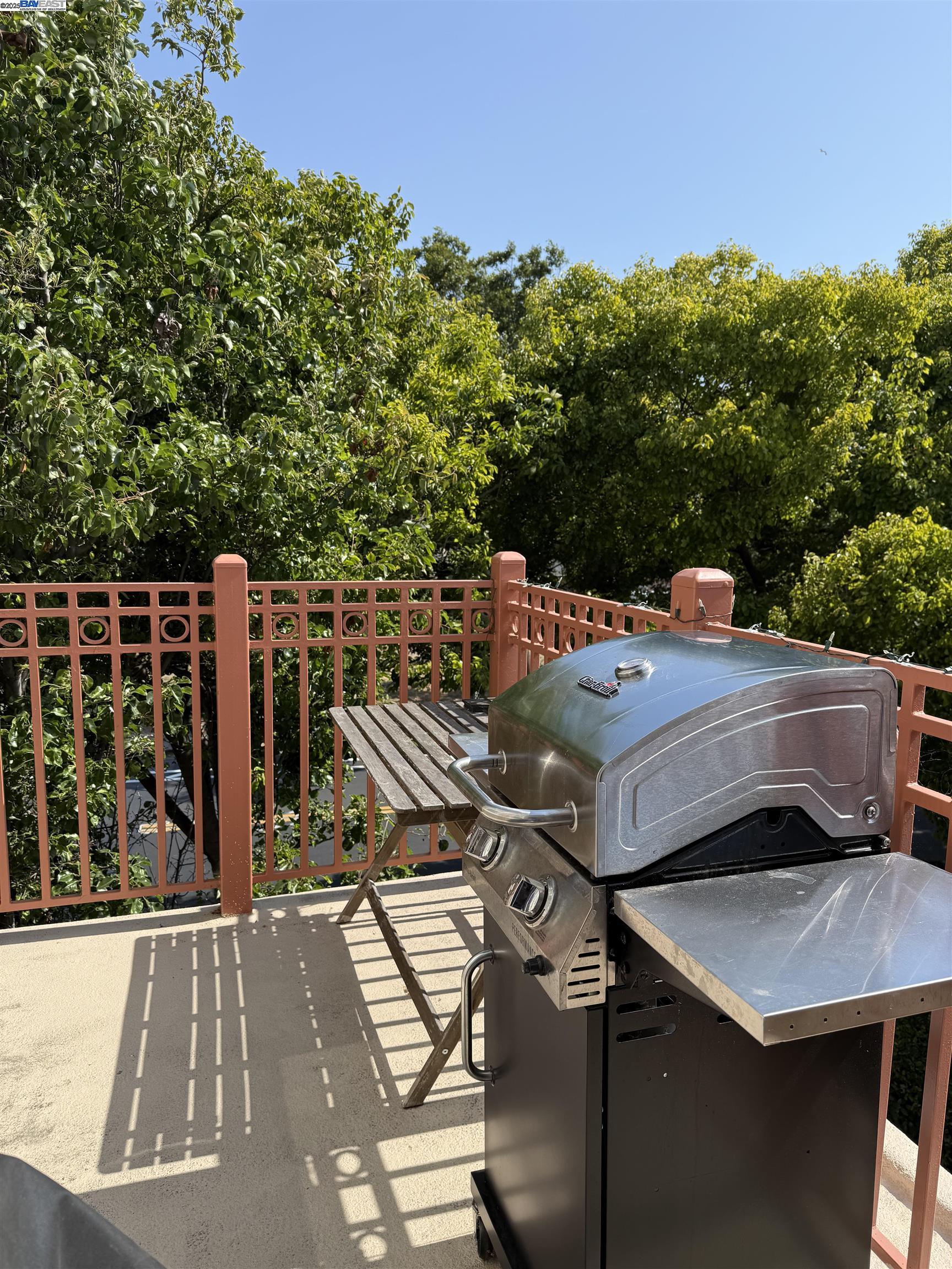MLS: 41102596 Condo For Sale
