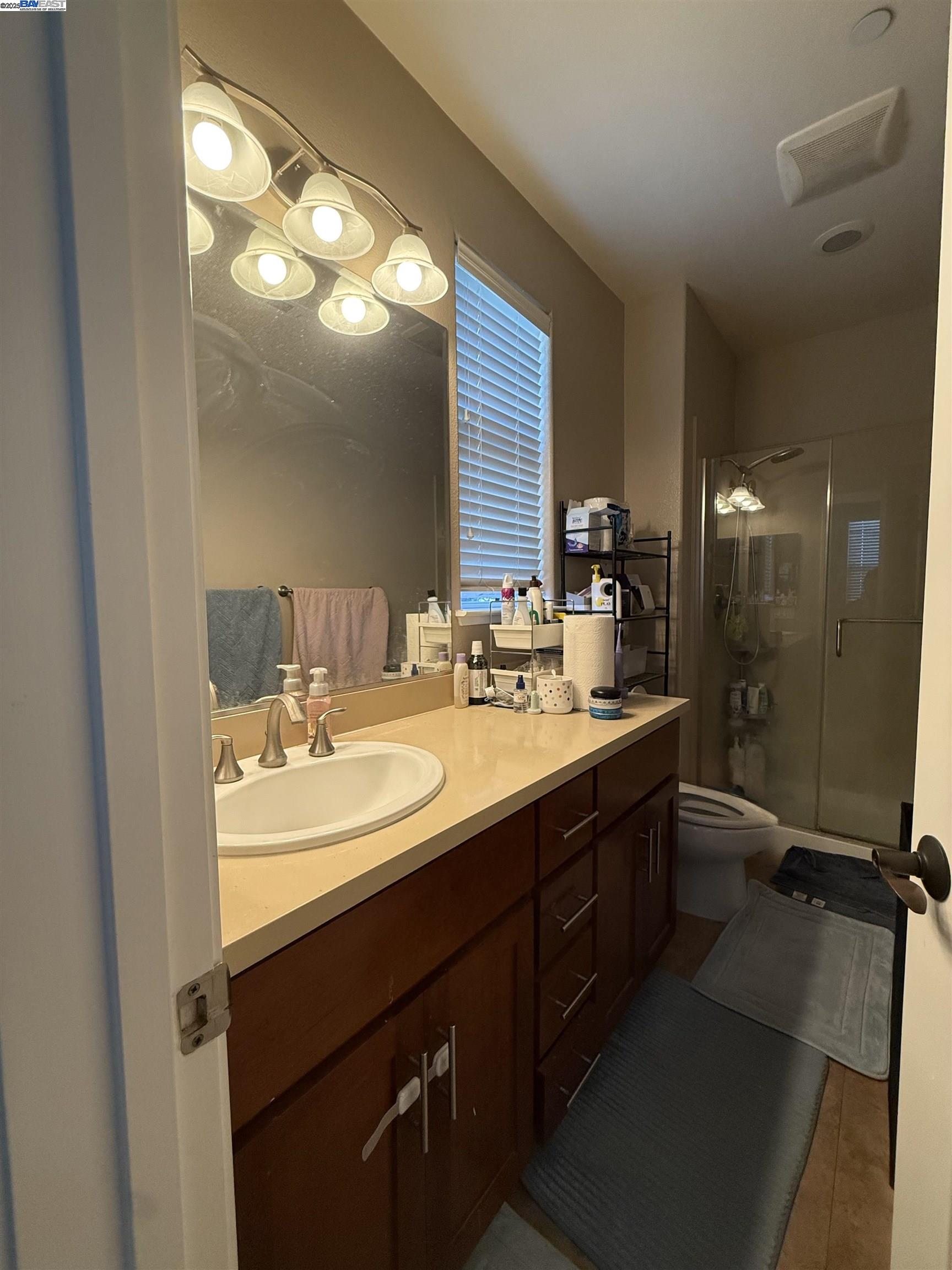 Detail Gallery Image 3 of 11 For 30927 Union City Blvd., Union City,  CA 94587 - 2 Beds | 2 Baths
