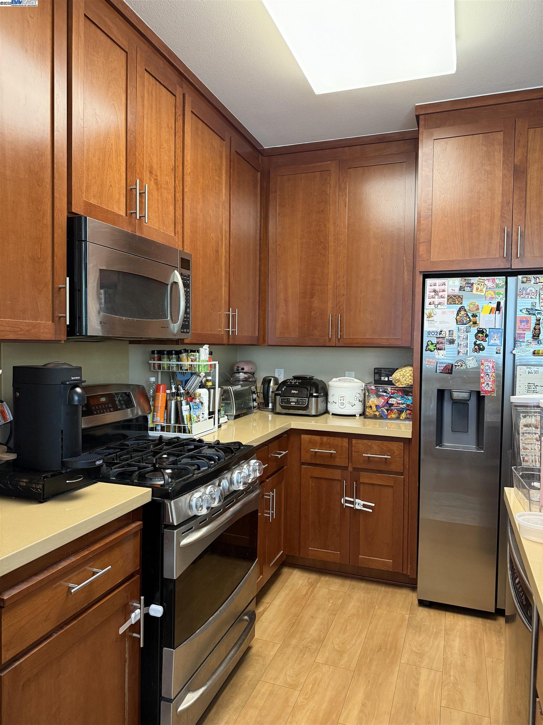 Detail Gallery Image 8 of 11 For 30927 Union City Blvd., Union City,  CA 94587 - 2 Beds | 2 Baths