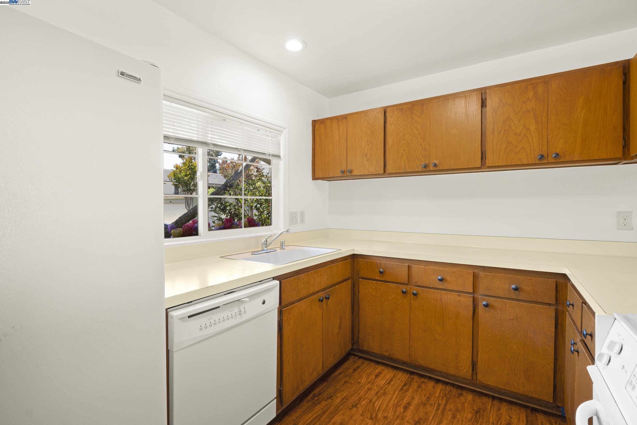 Photo #12: 41102598 Listing: Photo #12