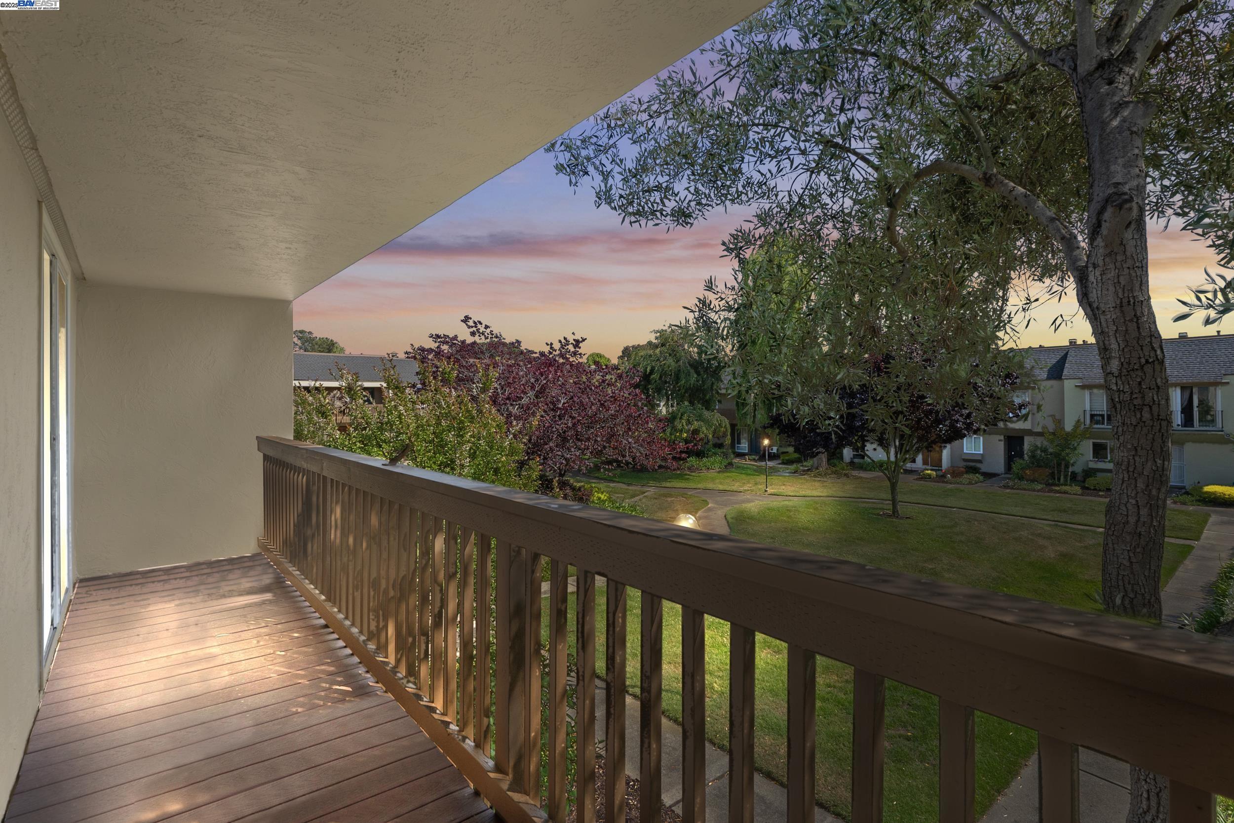 Detail Gallery Image 18 of 39 For 3112 La Campania, Alameda,  CA 94502 - 3 Beds | 2/1 Baths