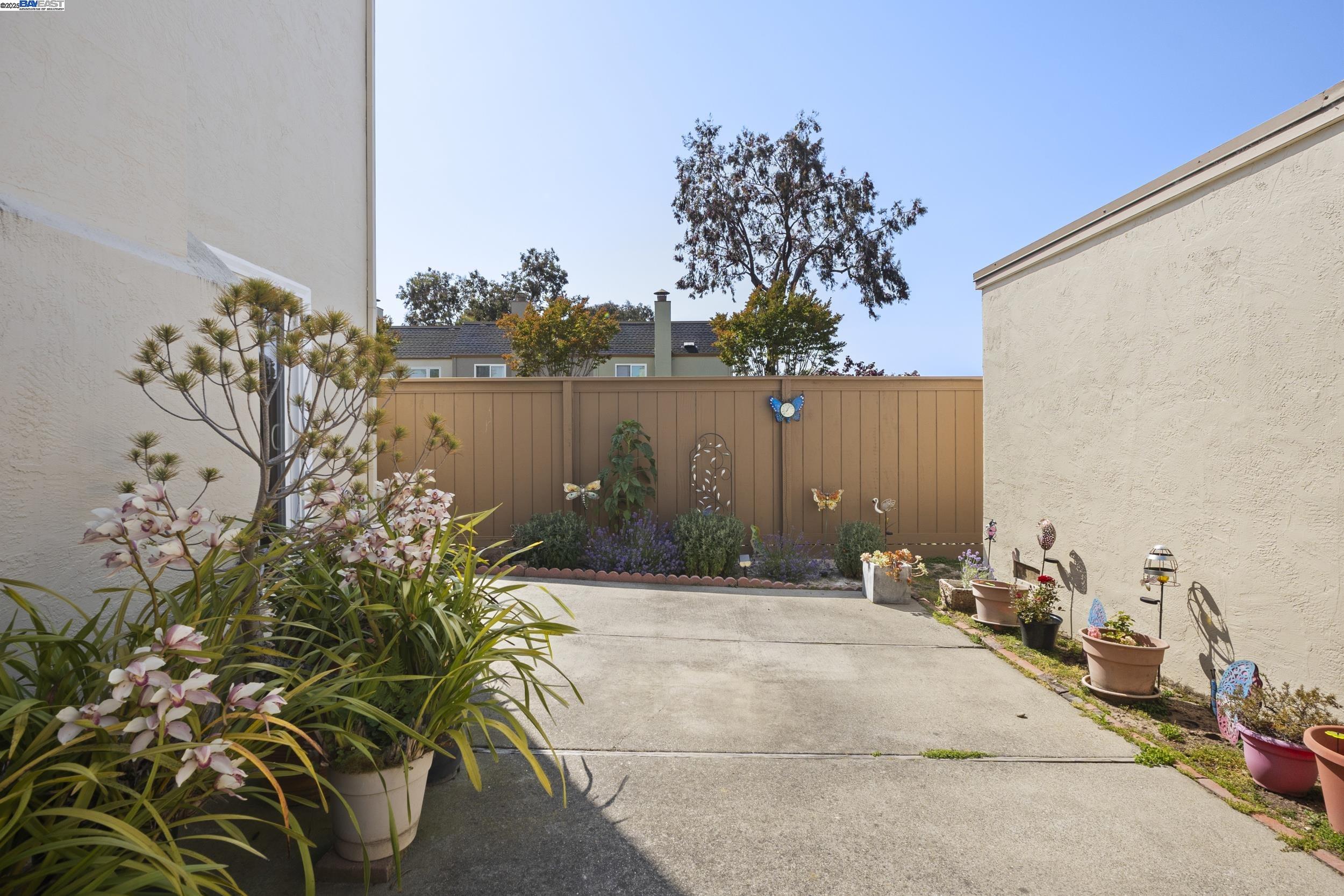 Detail Gallery Image 28 of 39 For 3112 La Campania, Alameda,  CA 94502 - 3 Beds | 2/1 Baths