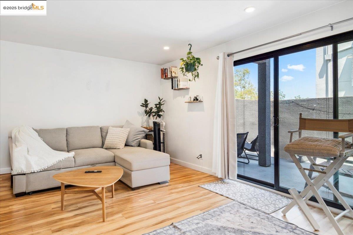 Photo #2: 41102599 Listing 