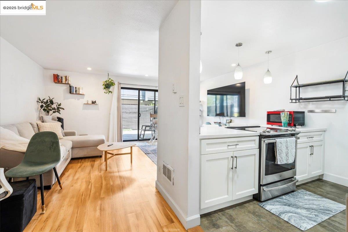 Photo #5: 41102599 Listing 